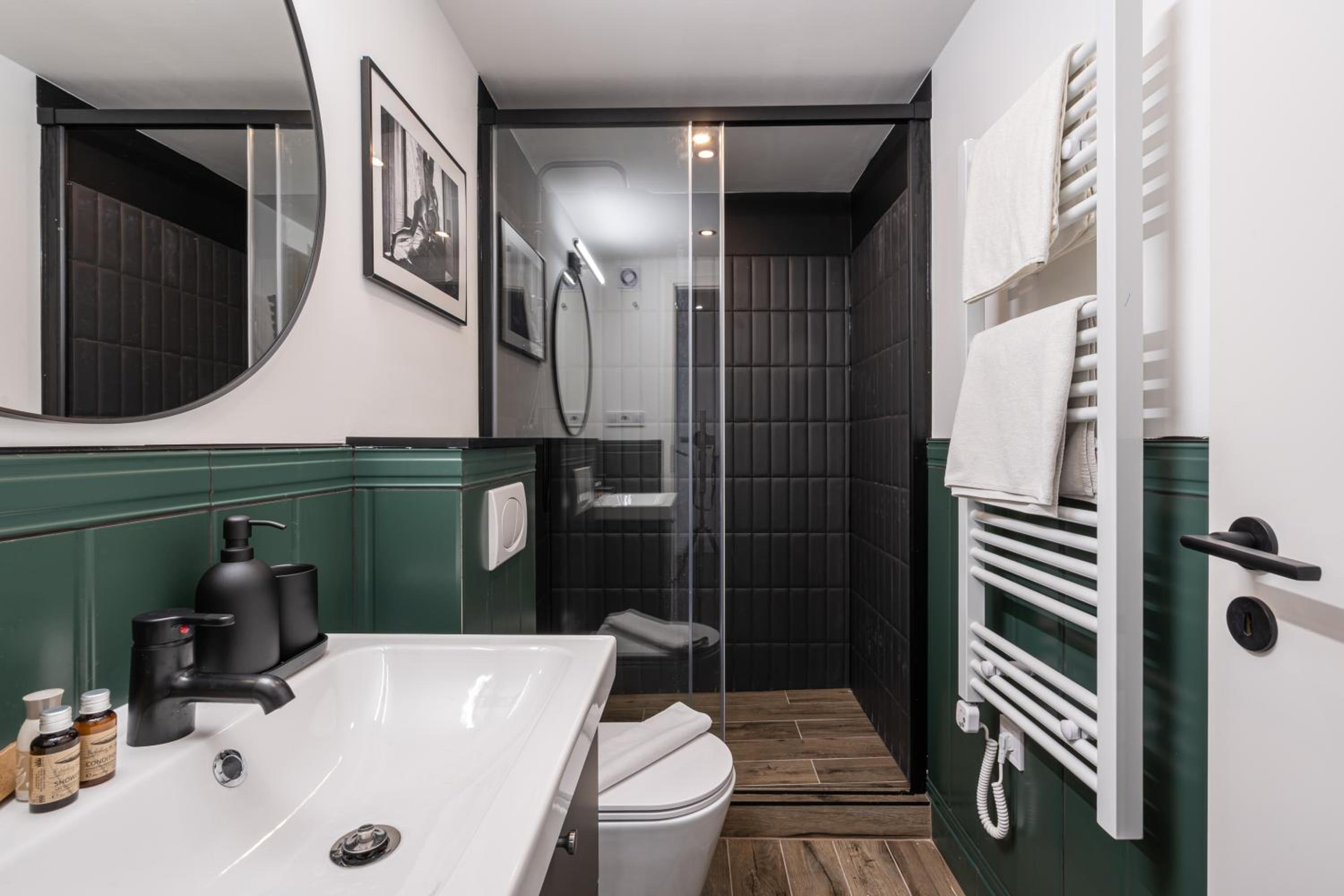 E41 - Trendy Boutique Apartments - Prime Spot by BQA