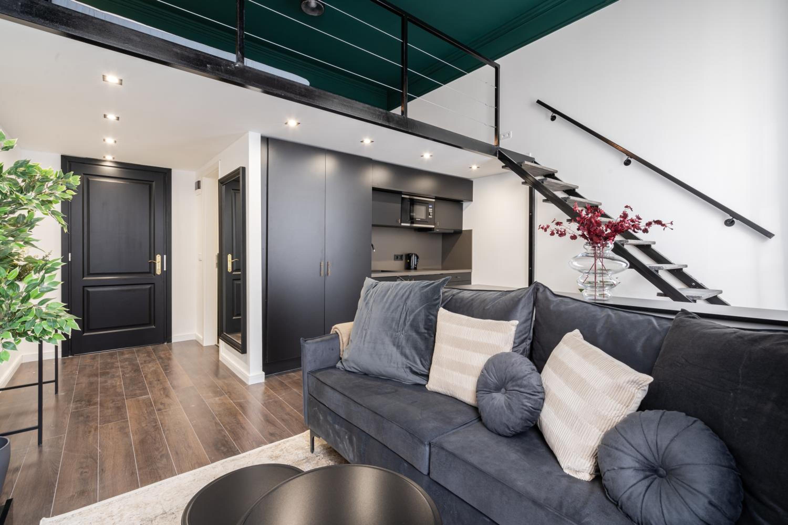 E41 - Trendy Boutique Apartments - Prime Spot by BQA