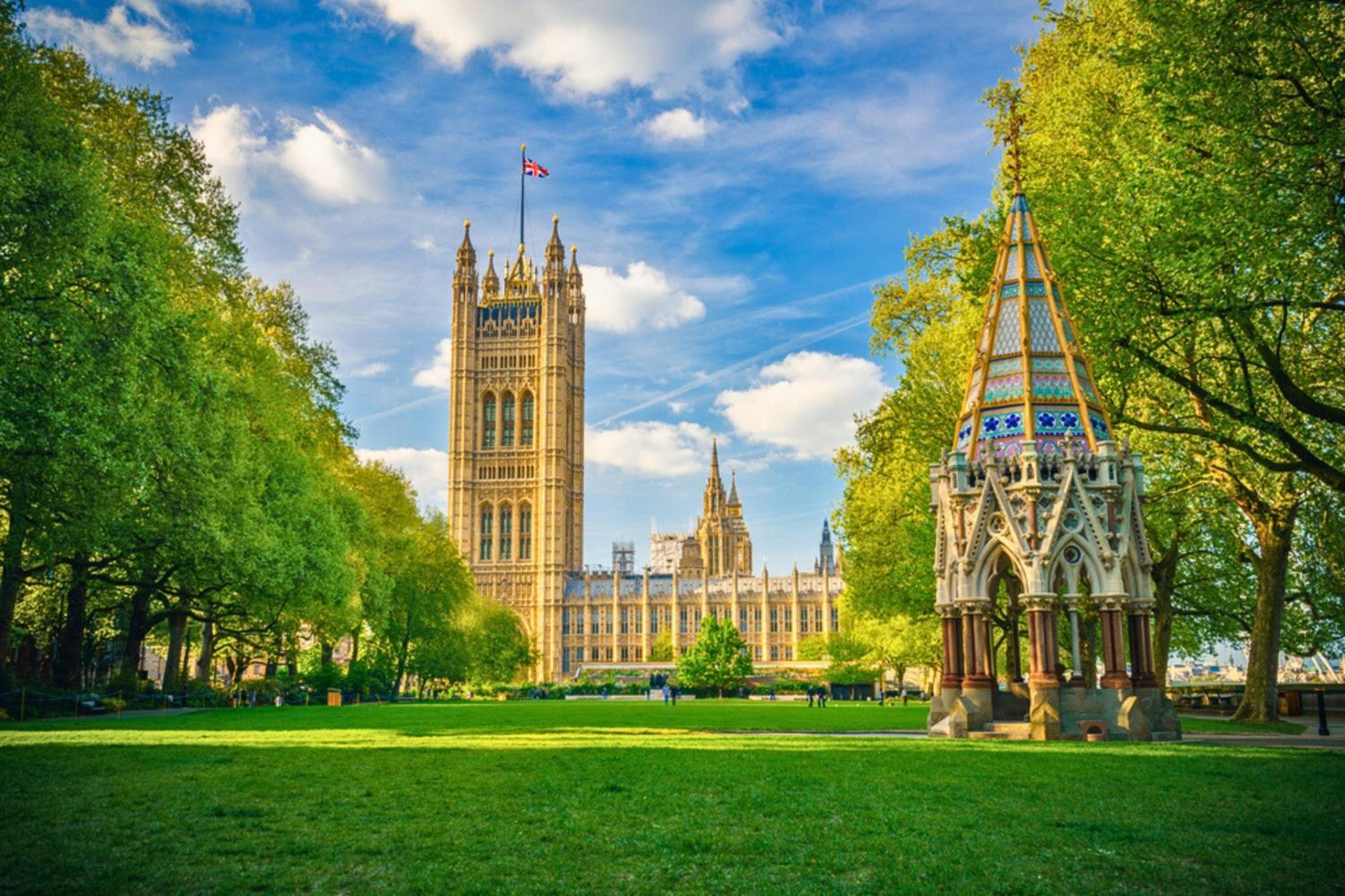 2000ft Huge, 3Bed 3Bath, AC, 5 mins to St James Park, Buckingham Palace