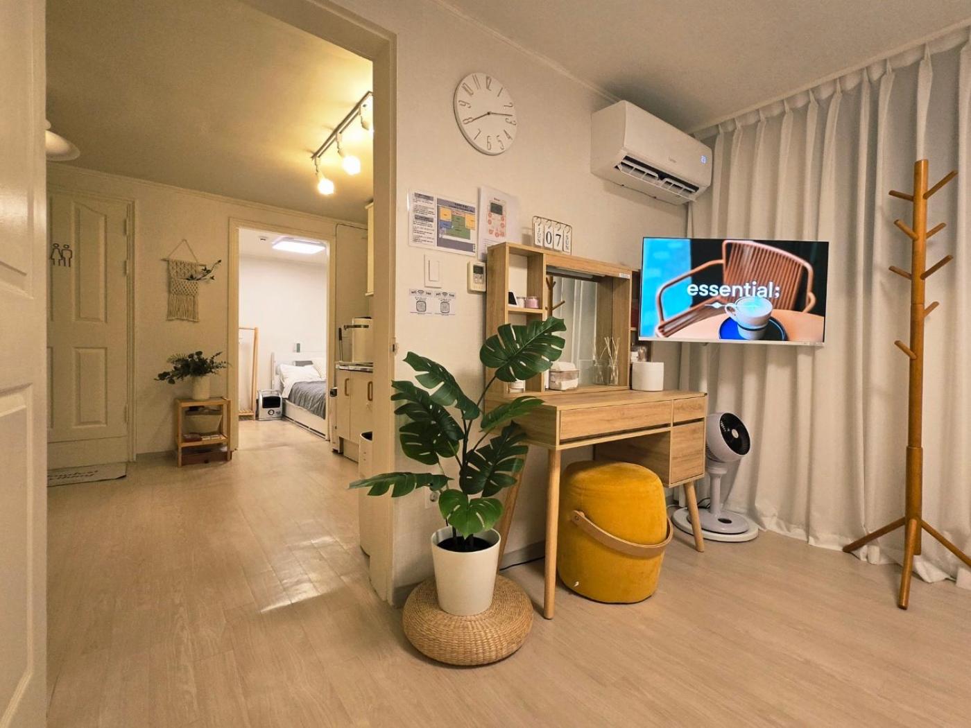HAPPY STAY in seoul near kspo dome, #LotteTower #FreeParking #7NightsAirportPickup #GroupStay #DDP #Jongno #6PeopleAccommodation #8MinFromDunchonStation