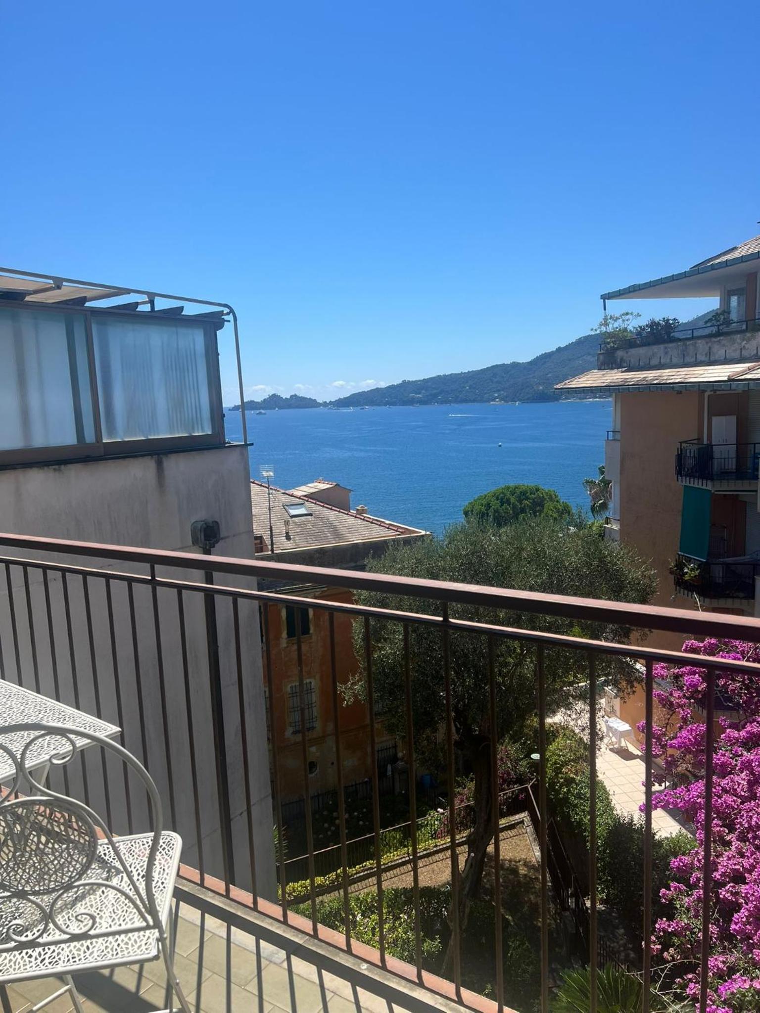 WELCOME RIVIERA Nautilus 11- vista mare-posto macchina individuale-ONLY ONE CAR-piscina condominiale estiva-attrezzatissimo
