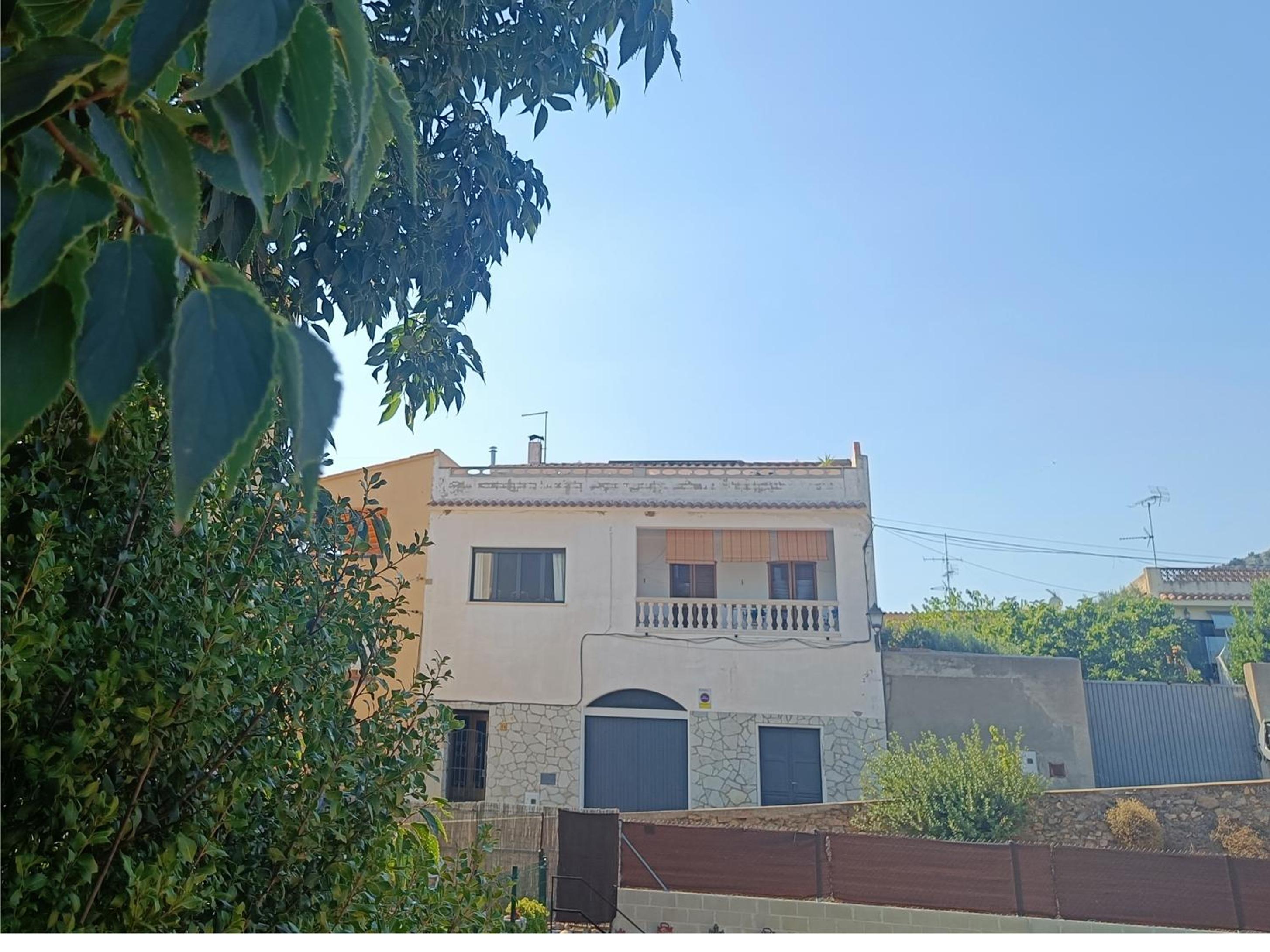 Sunny Relaxing Penthouse Costa Brava, Sea & Mountain Views, Huge Terrace, Fiber 1GB