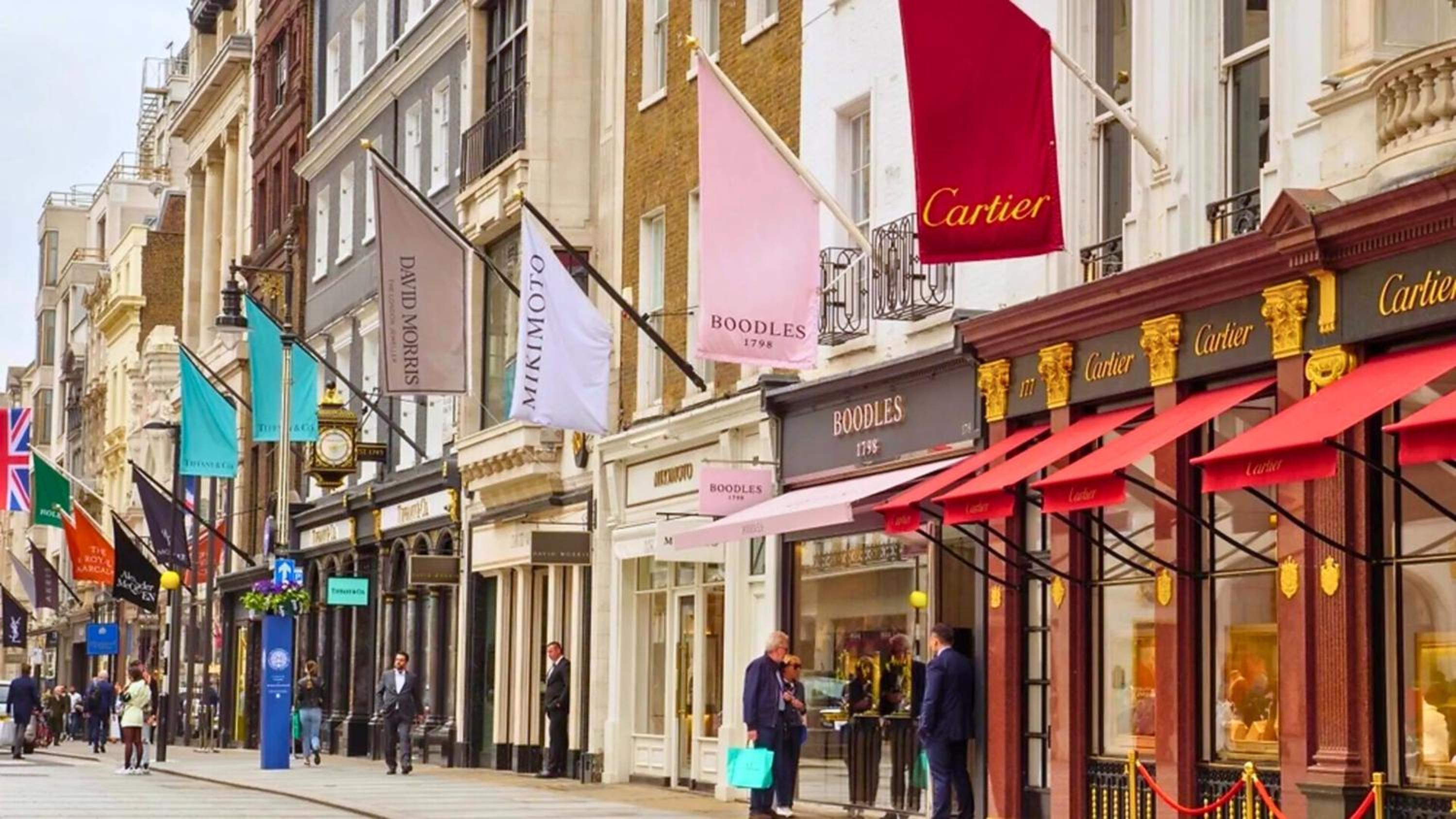 Posh Soho Studio Large Windows by Oxford St, Mayfair W1