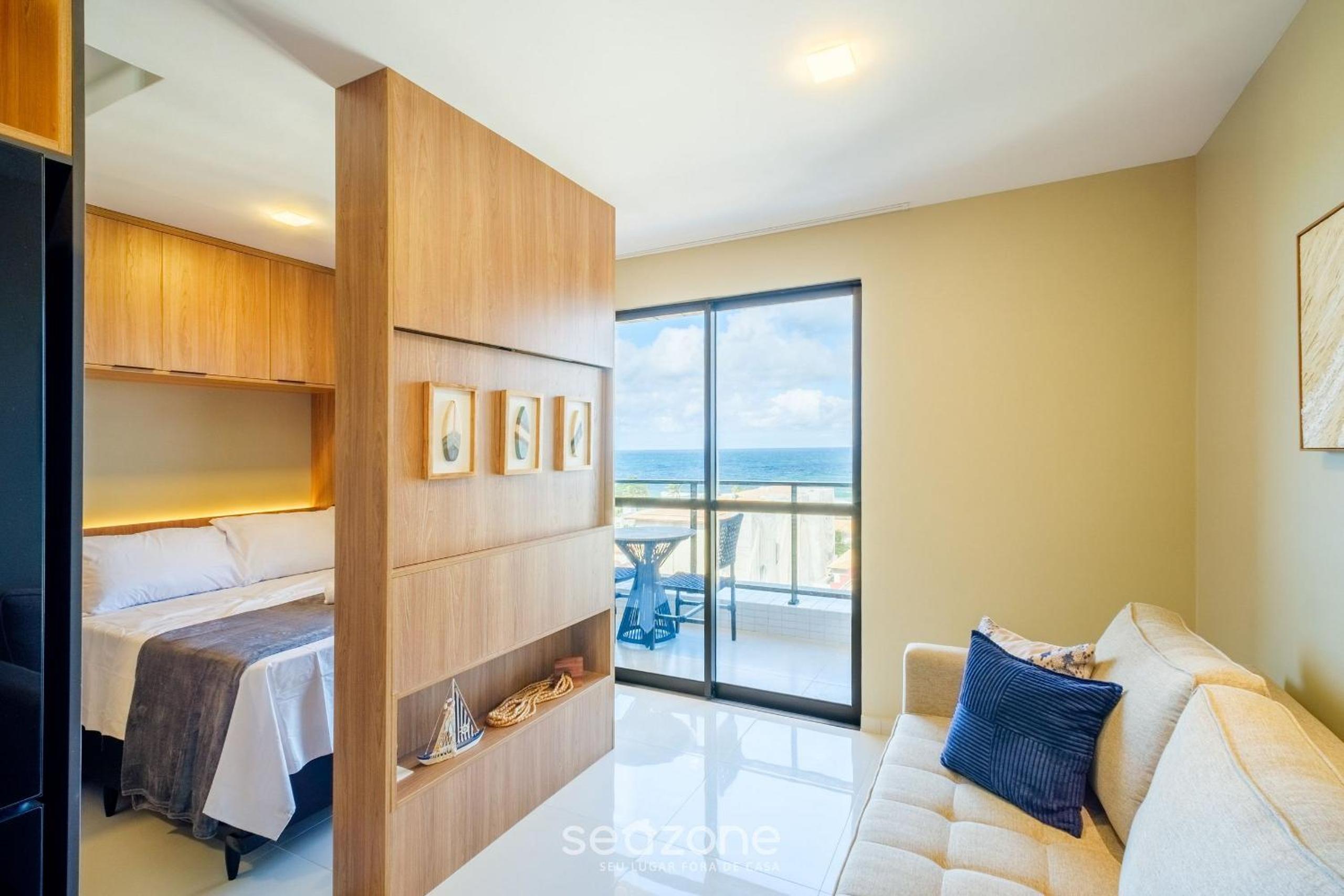 Stay just steps from Itapuã beach, with pool and gym - RGF