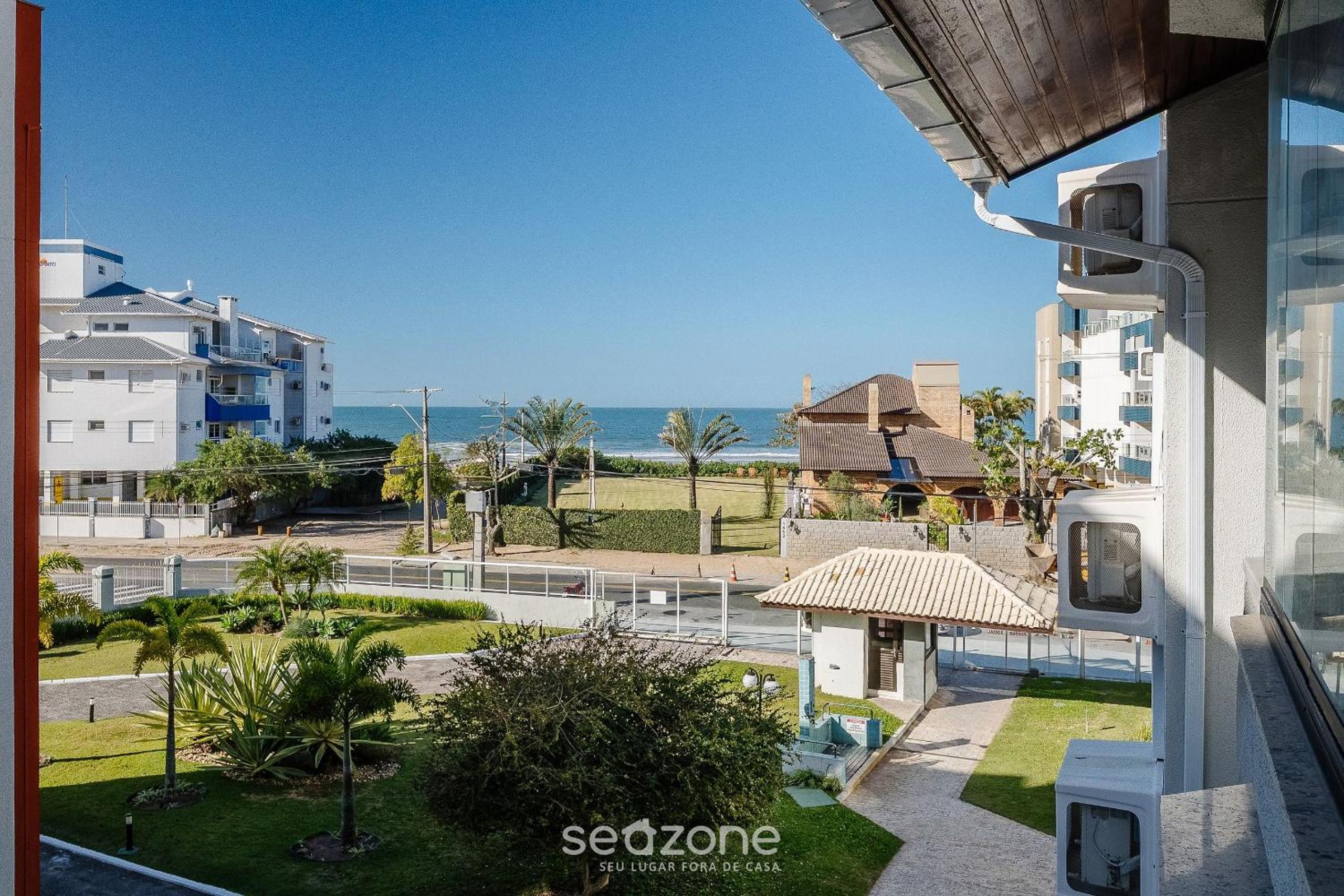 Well-located condominium, 100 m from the beach - CSC