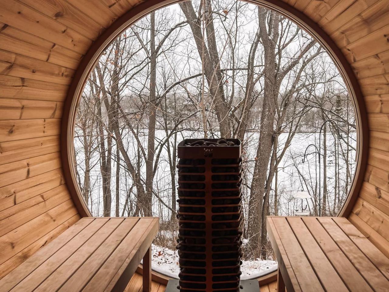 Inn The Orchard, Modern Log Cabin, on water edge