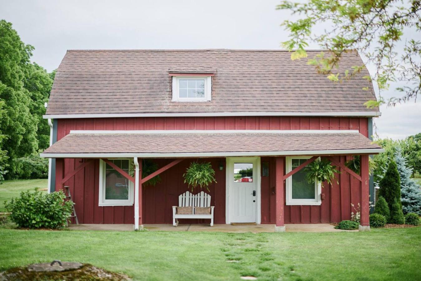 Inn The Orchard, Modern Cottage, private Hot Tub