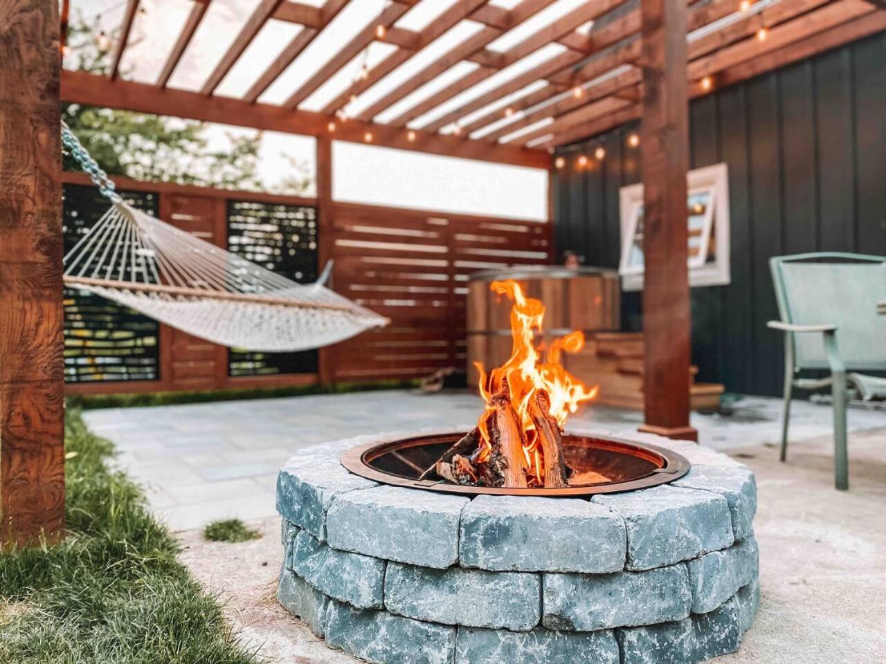 Inn The Orchard, Modern Cottage, private Hot Tub