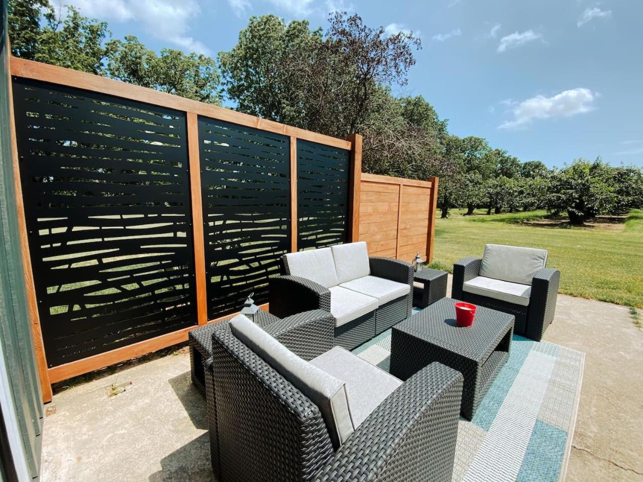 Inn The Orchard, Modern Cottage, private Hot Tub