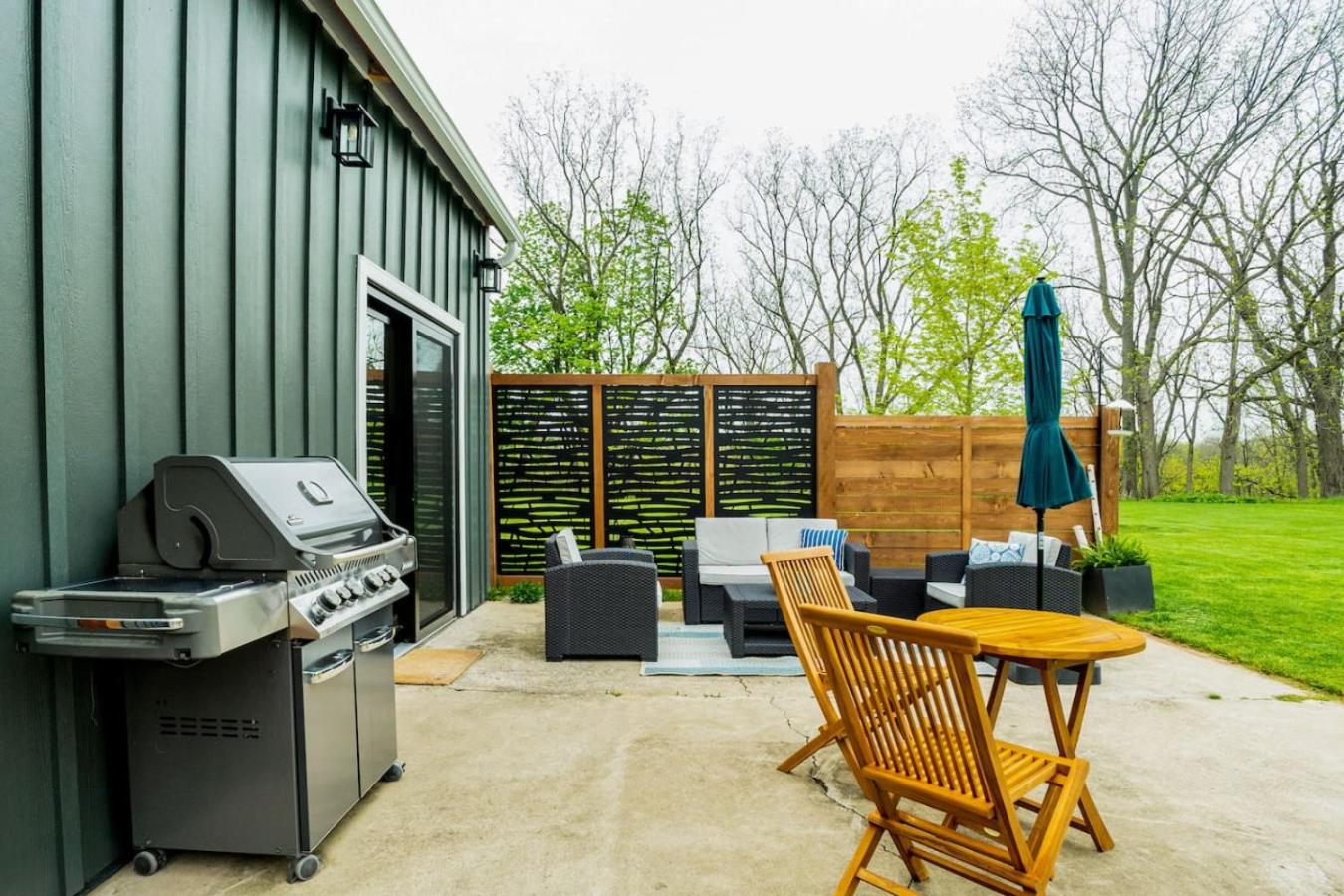 Inn The Orchard, Modern Cottage, private Hot Tub