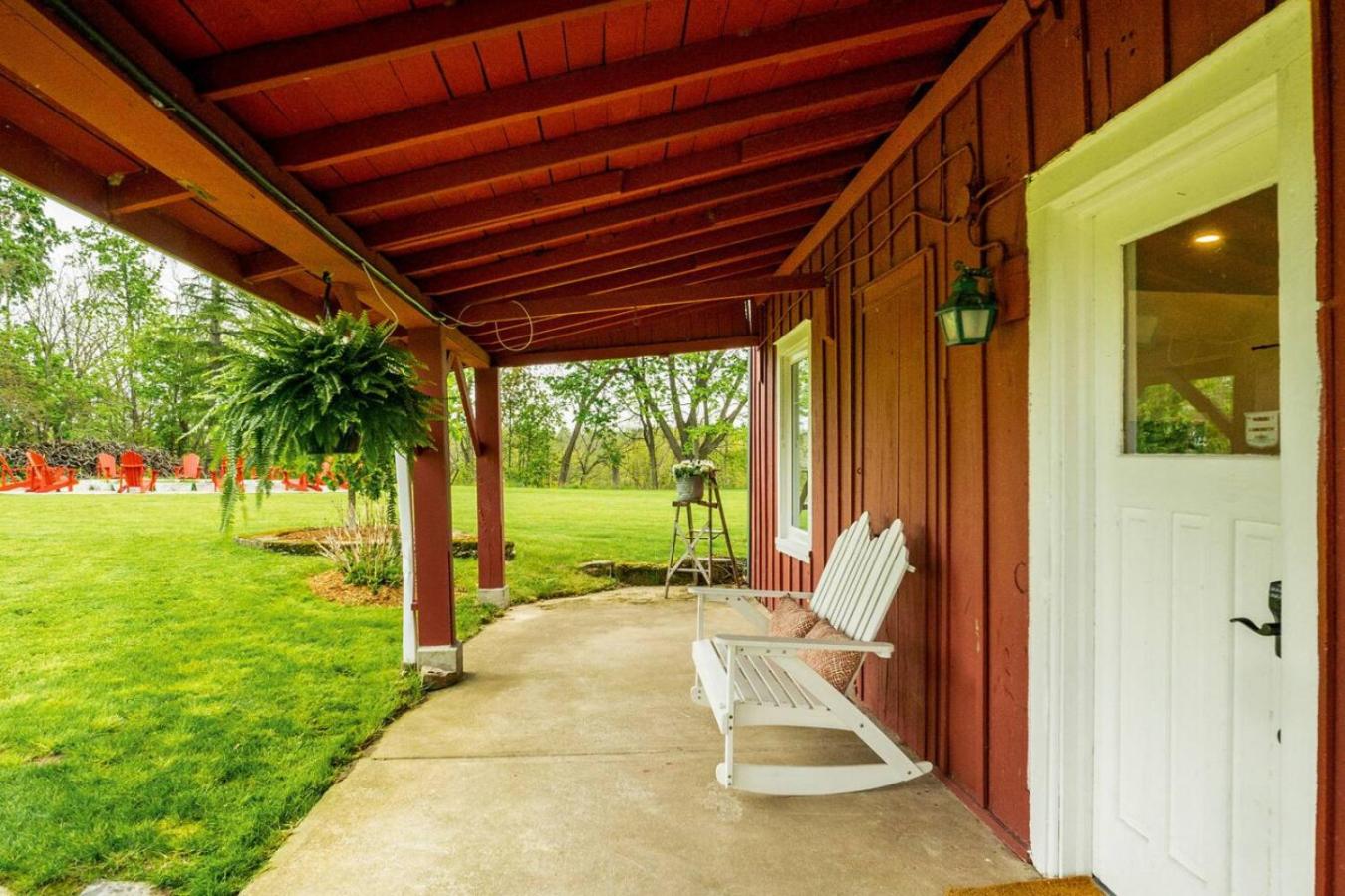 Inn The Orchard, Modern Cottage, private Hot Tub
