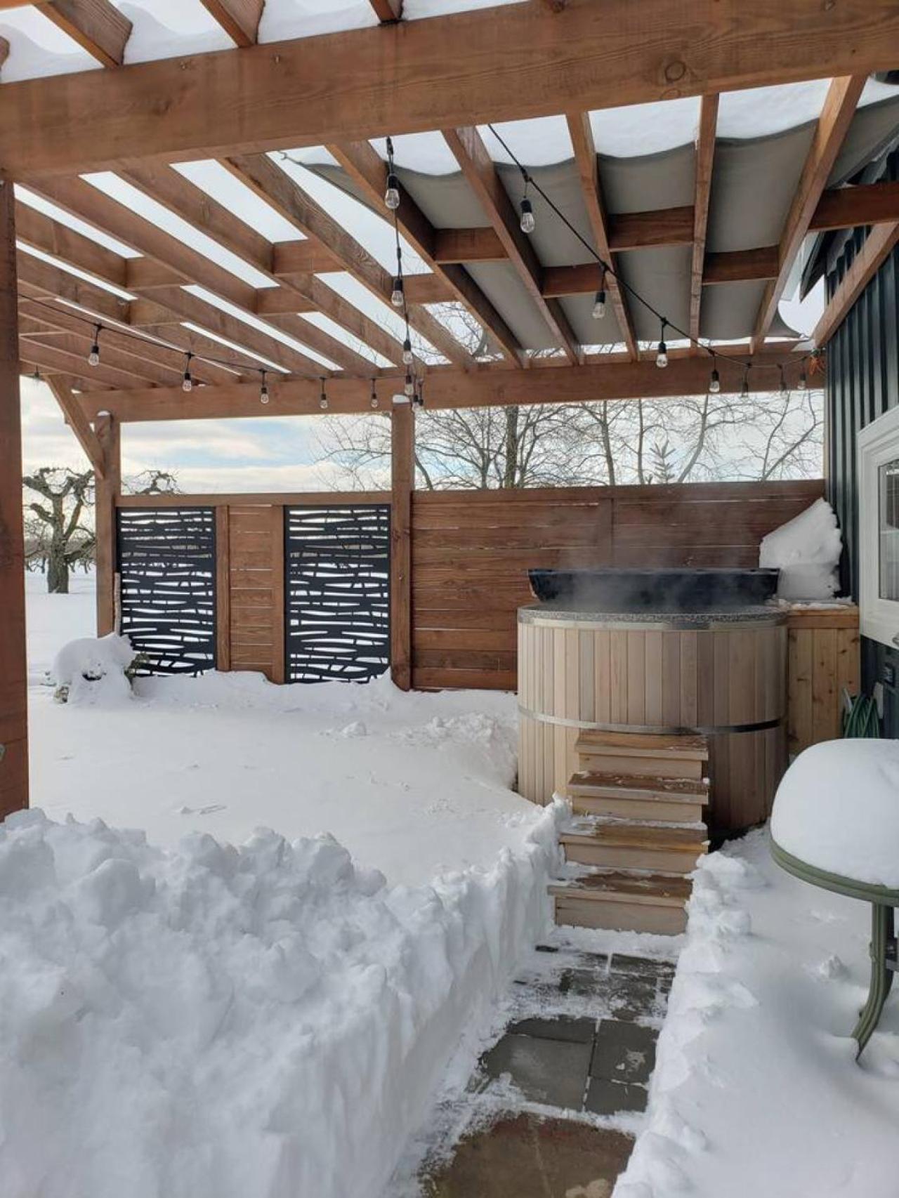 Inn The Orchard, Modern Cottage, private Hot Tub