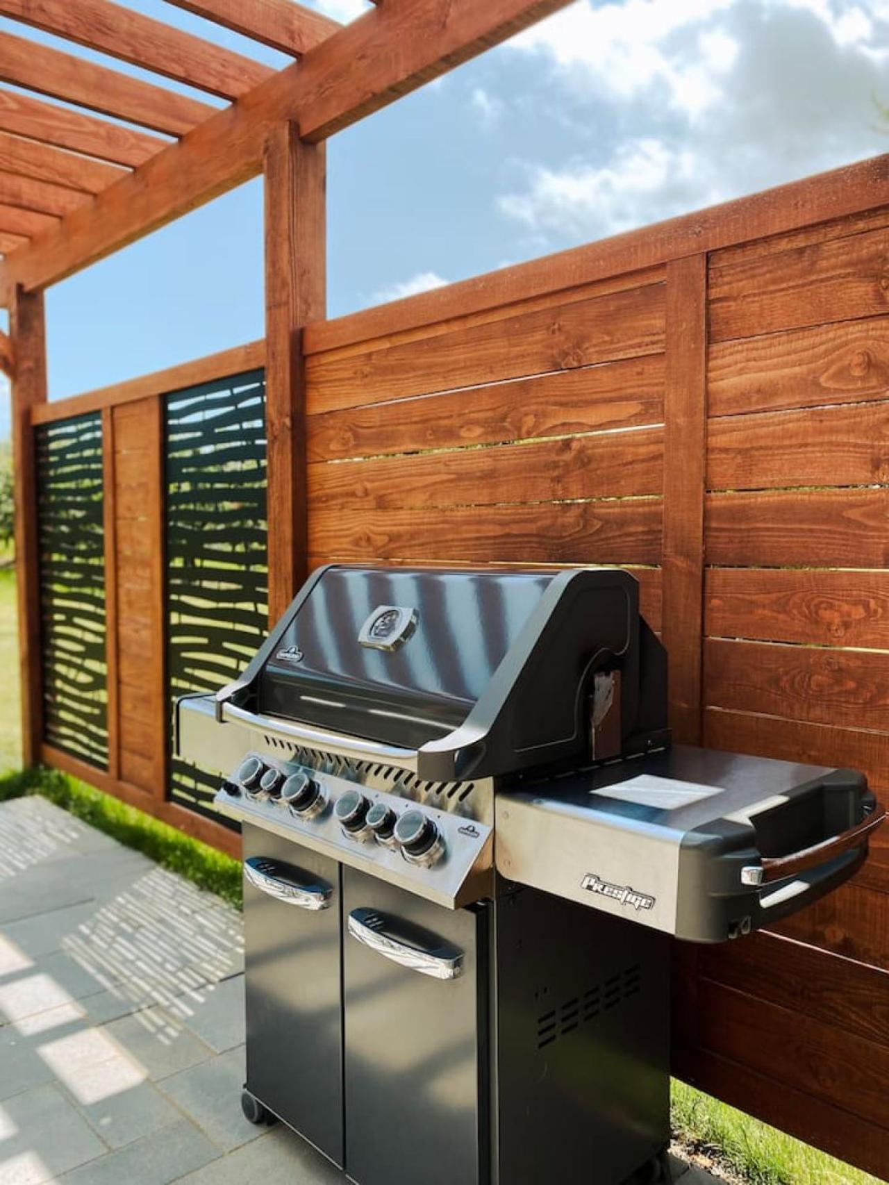Inn The Orchard, Modern Cottage, private Hot Tub