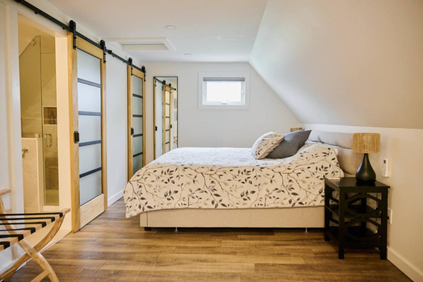 Inn The Orchard, Modern Cottage, private Hot Tub