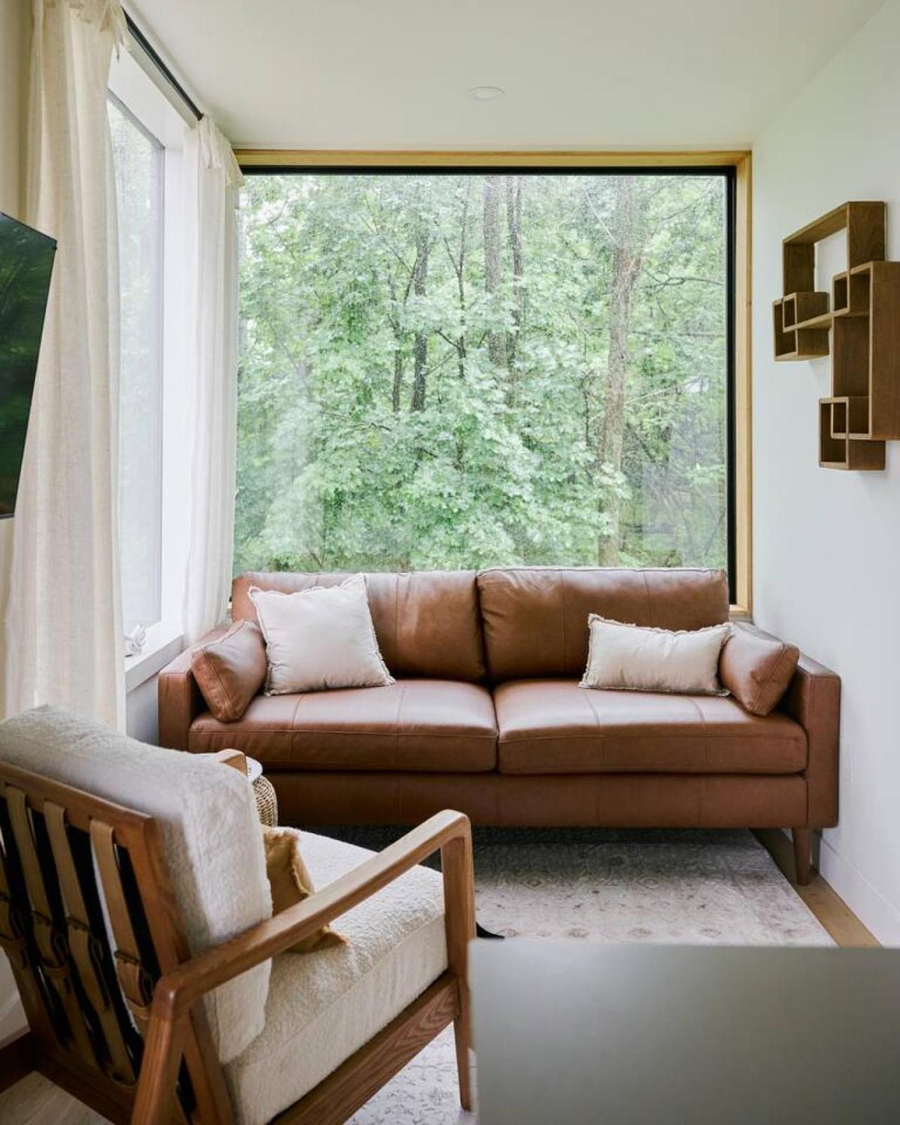 Inn The Orchard, Valley View, Modern Container
