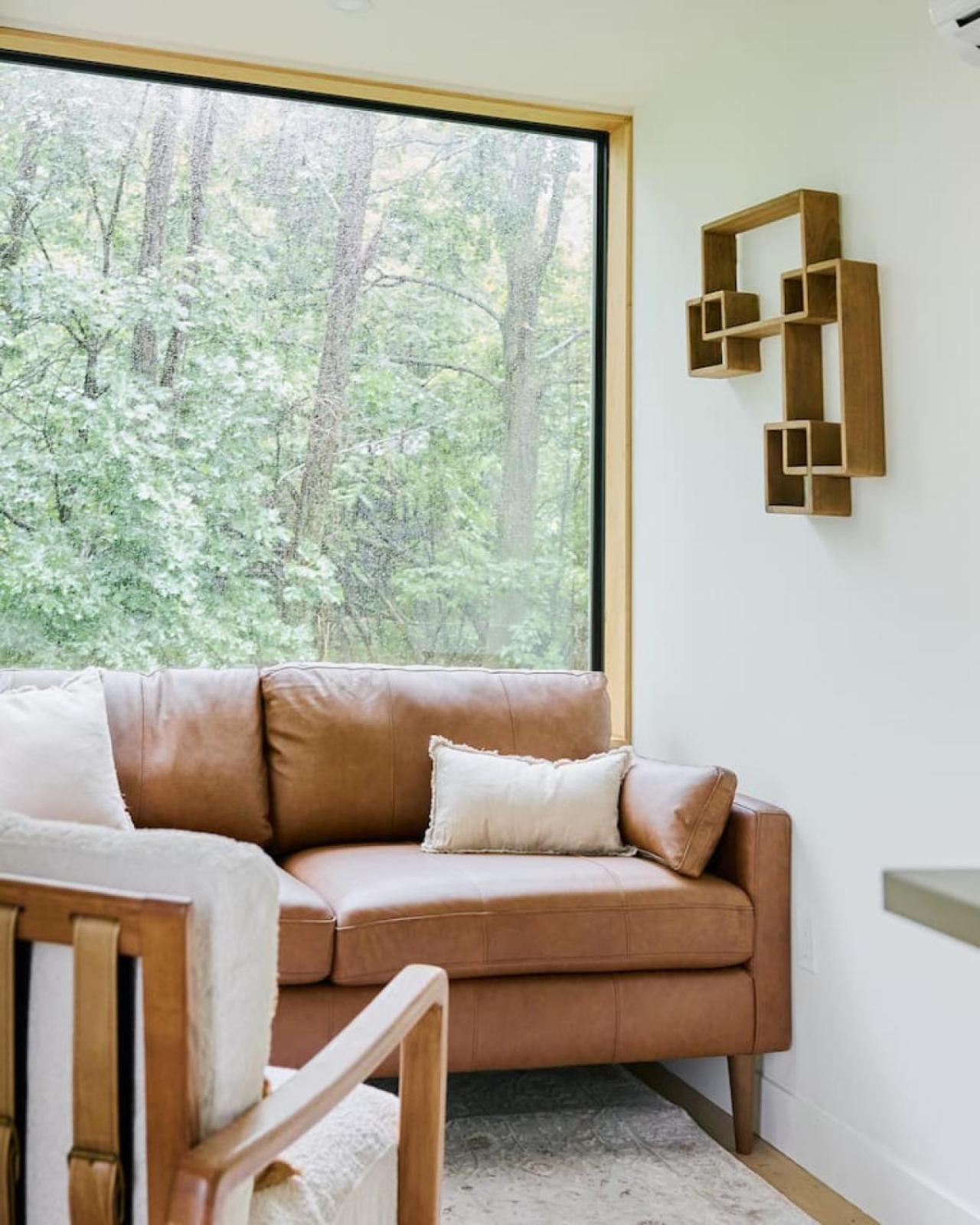 Inn The Orchard, Valley View, Modern Container