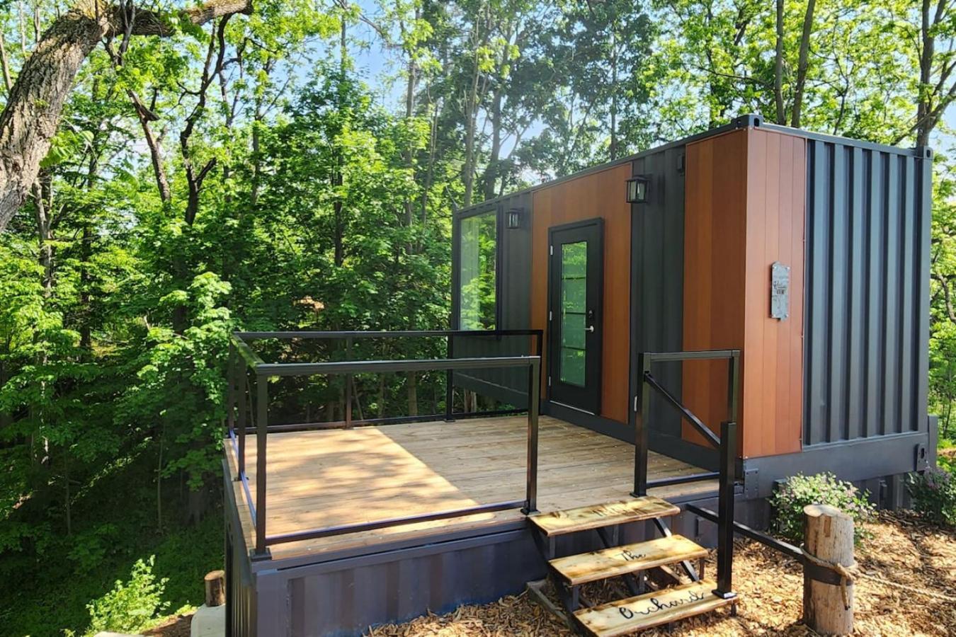 Inn The Orchard, Valley View, Modern Container
