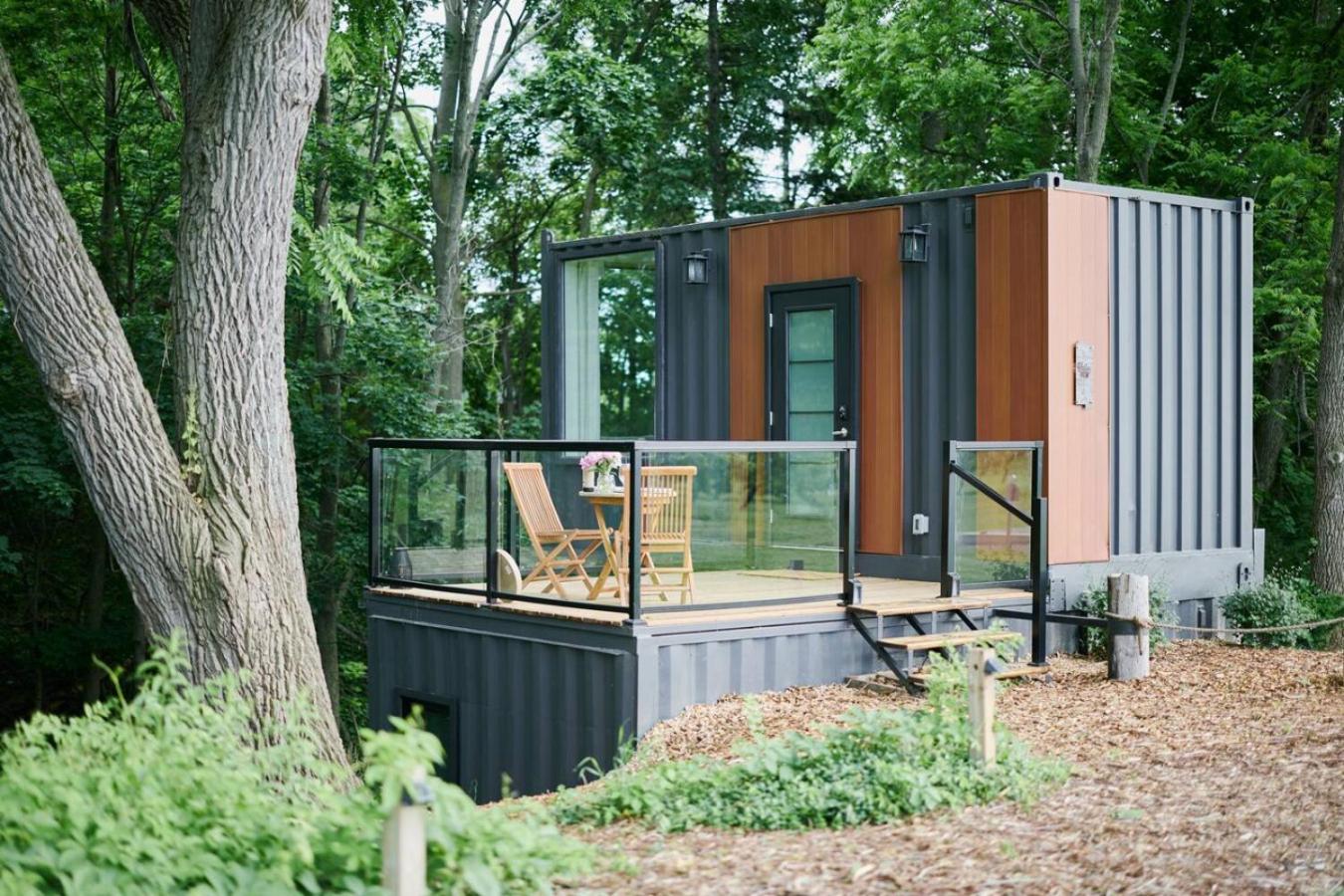 Inn The Orchard, Valley View, Modern Container
