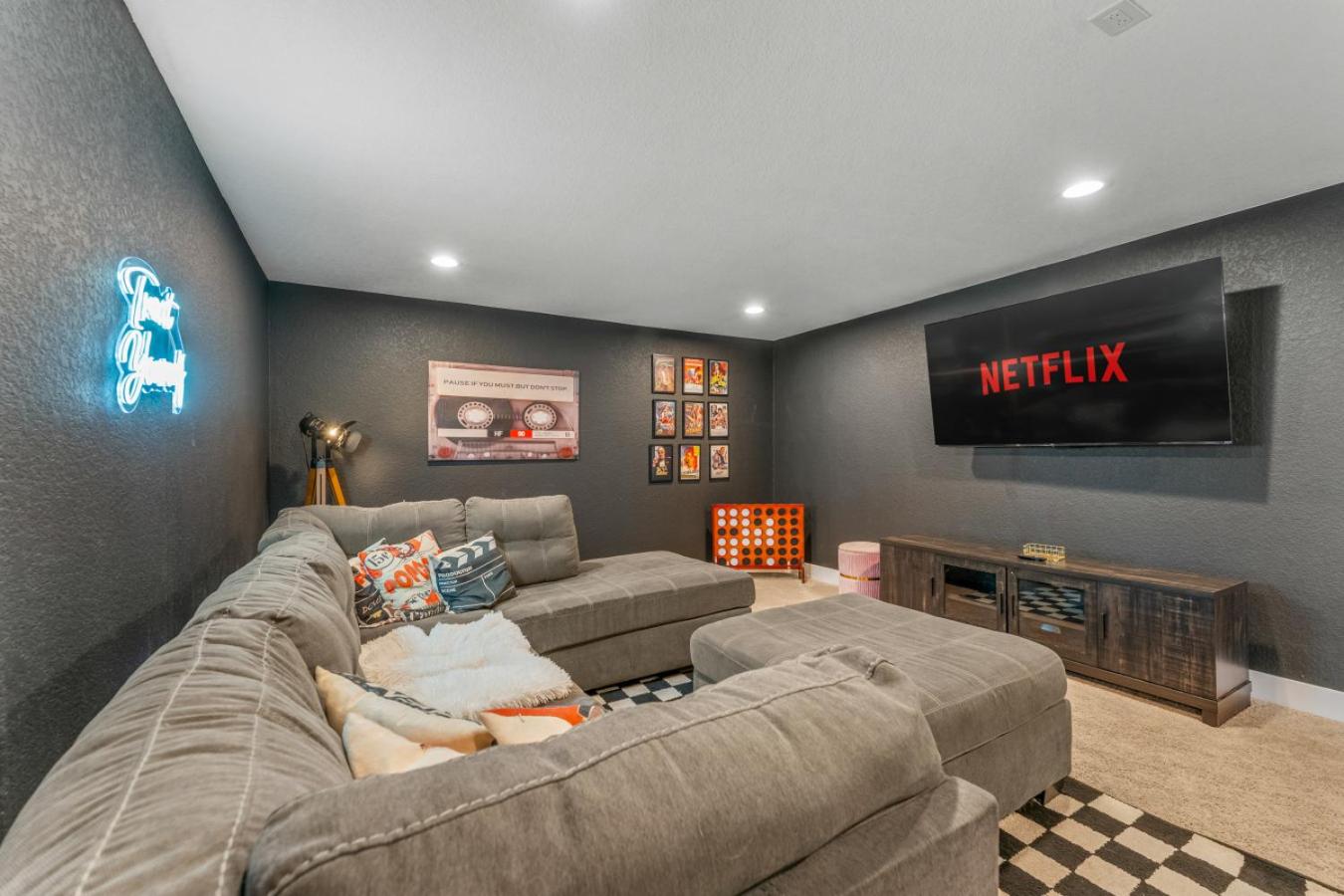 Reel Retreat A 3BR Family-Friendly Escape