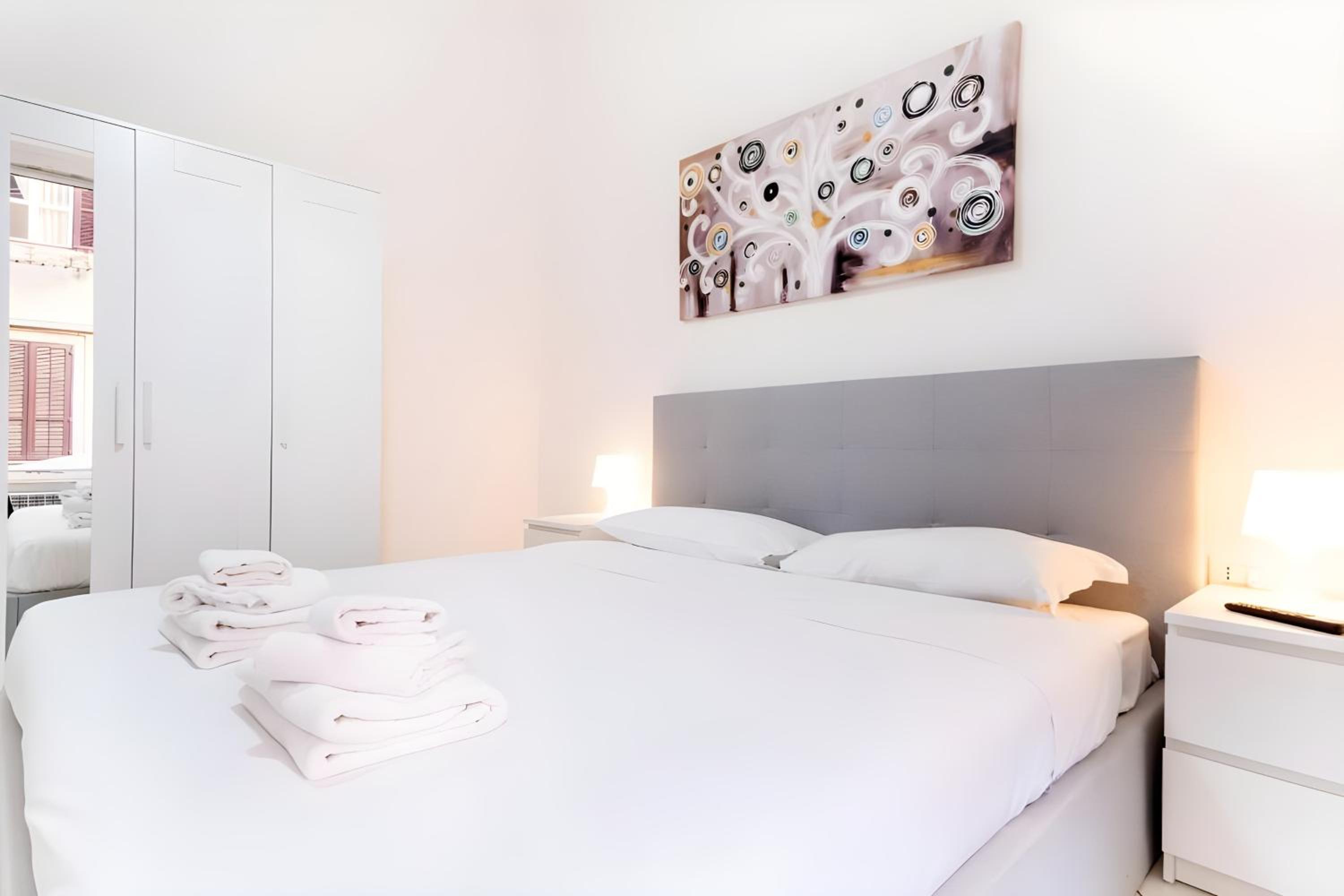 Elegantis Giolitti Suite Apartment with Private Balcony