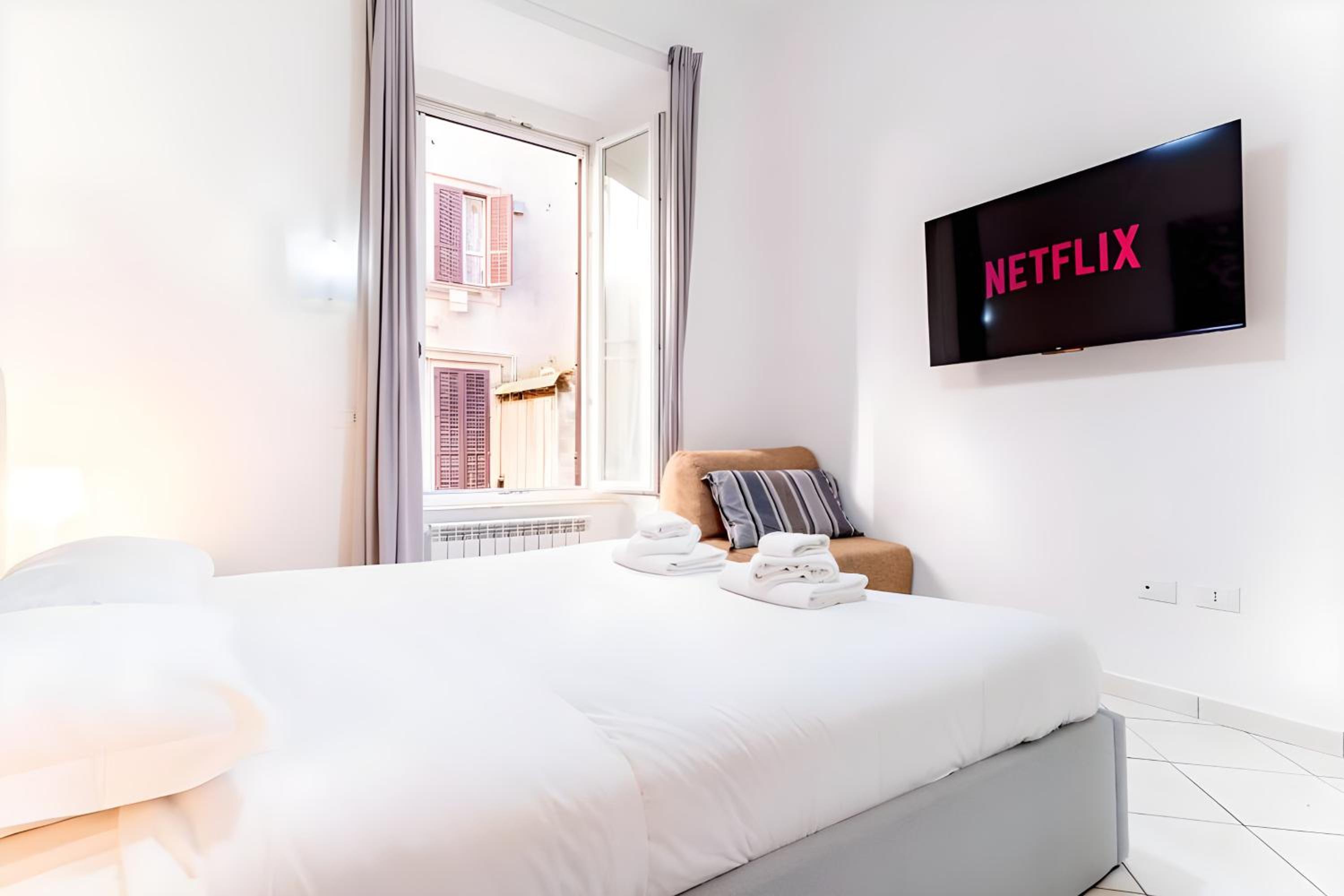 Elegantis Giolitti Suite Apartment with Private Balcony