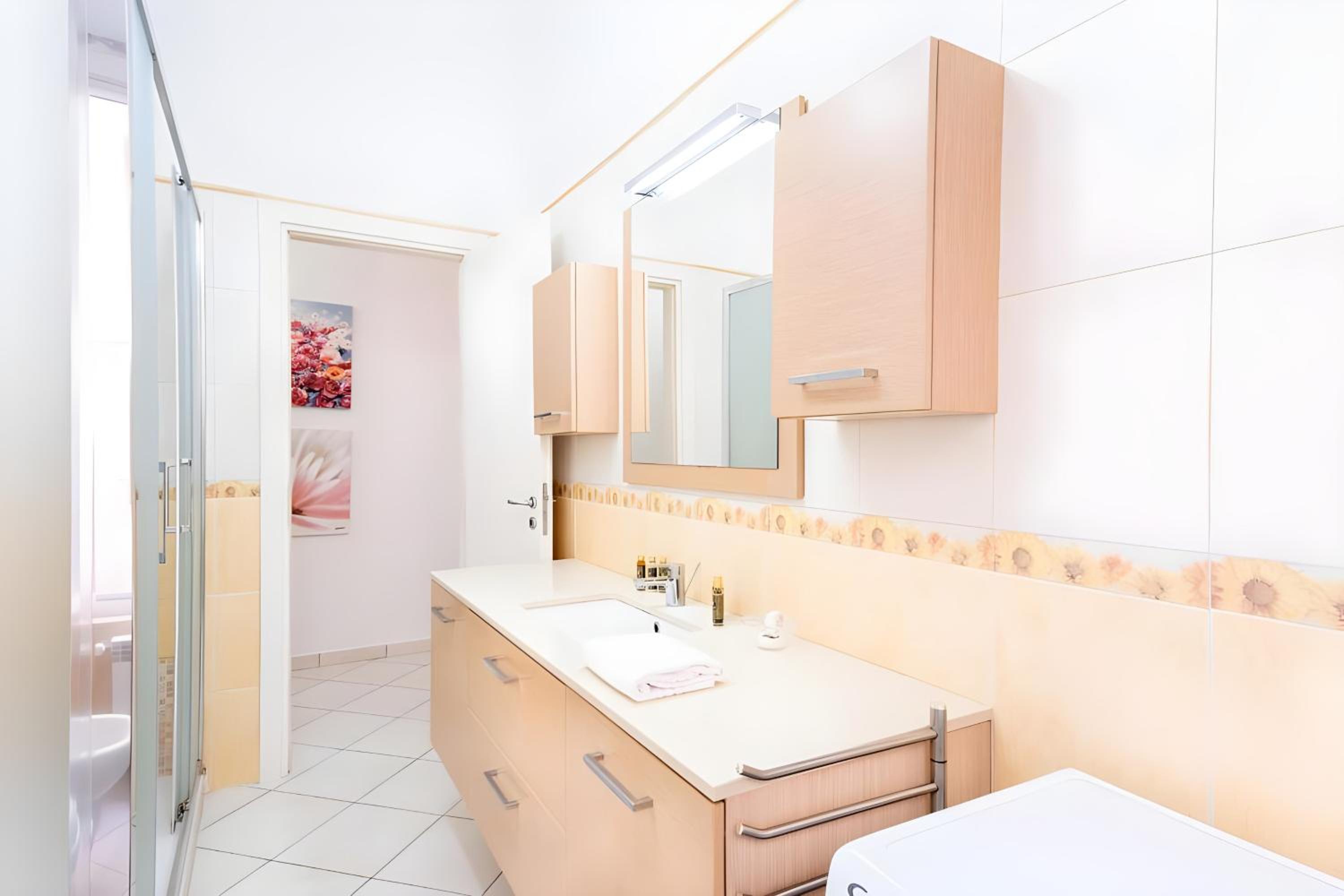 Elegantis Giolitti Suite Apartment with Private Balcony
