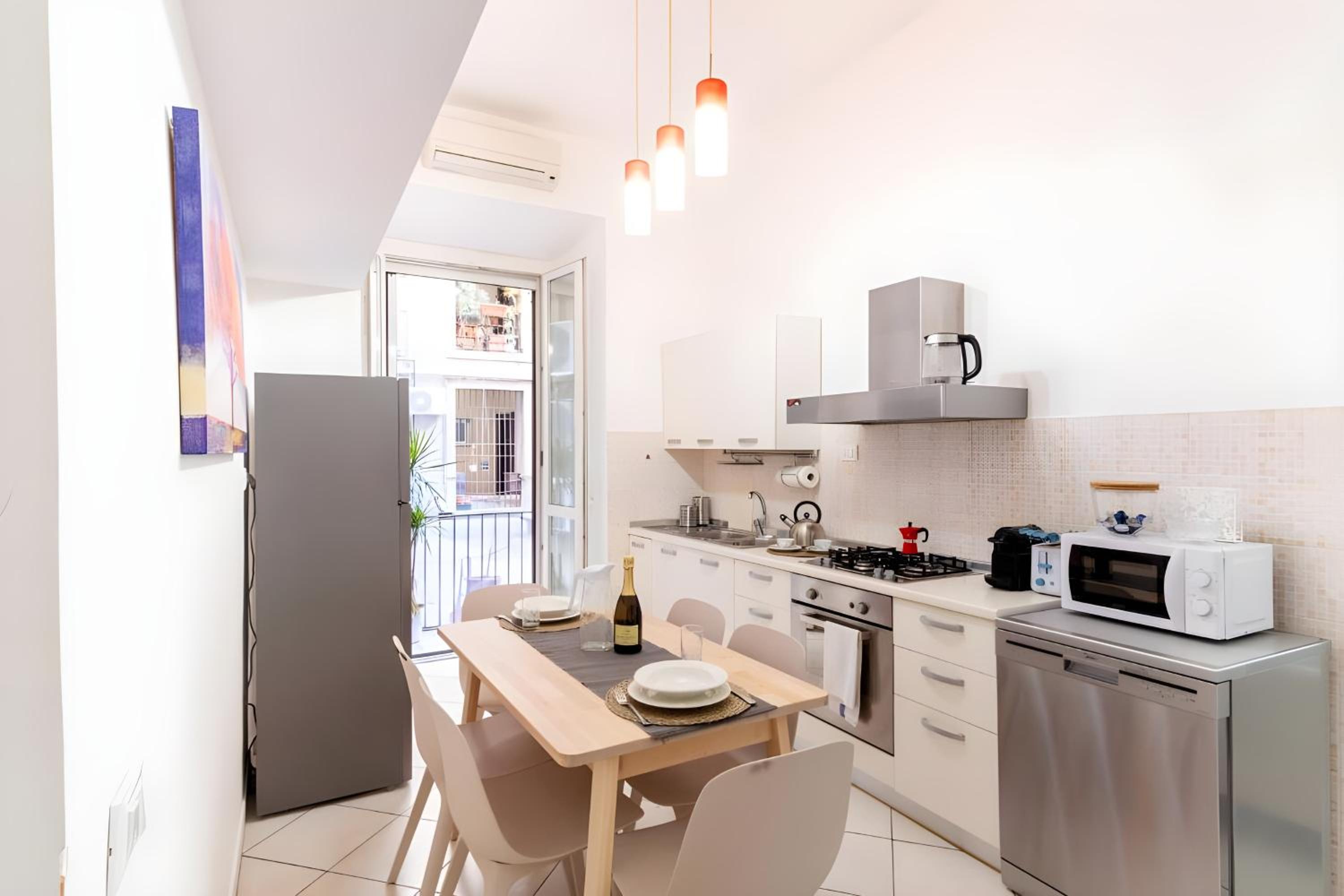 Elegantis Giolitti Suite Apartment with Private Balcony