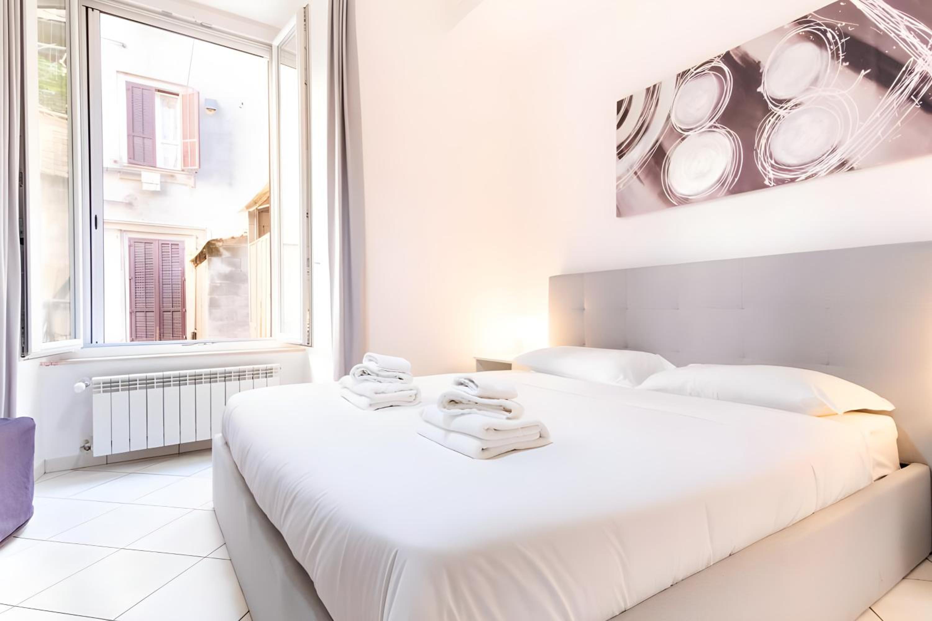 Elegantis Giolitti Suite Apartment with Private Balcony