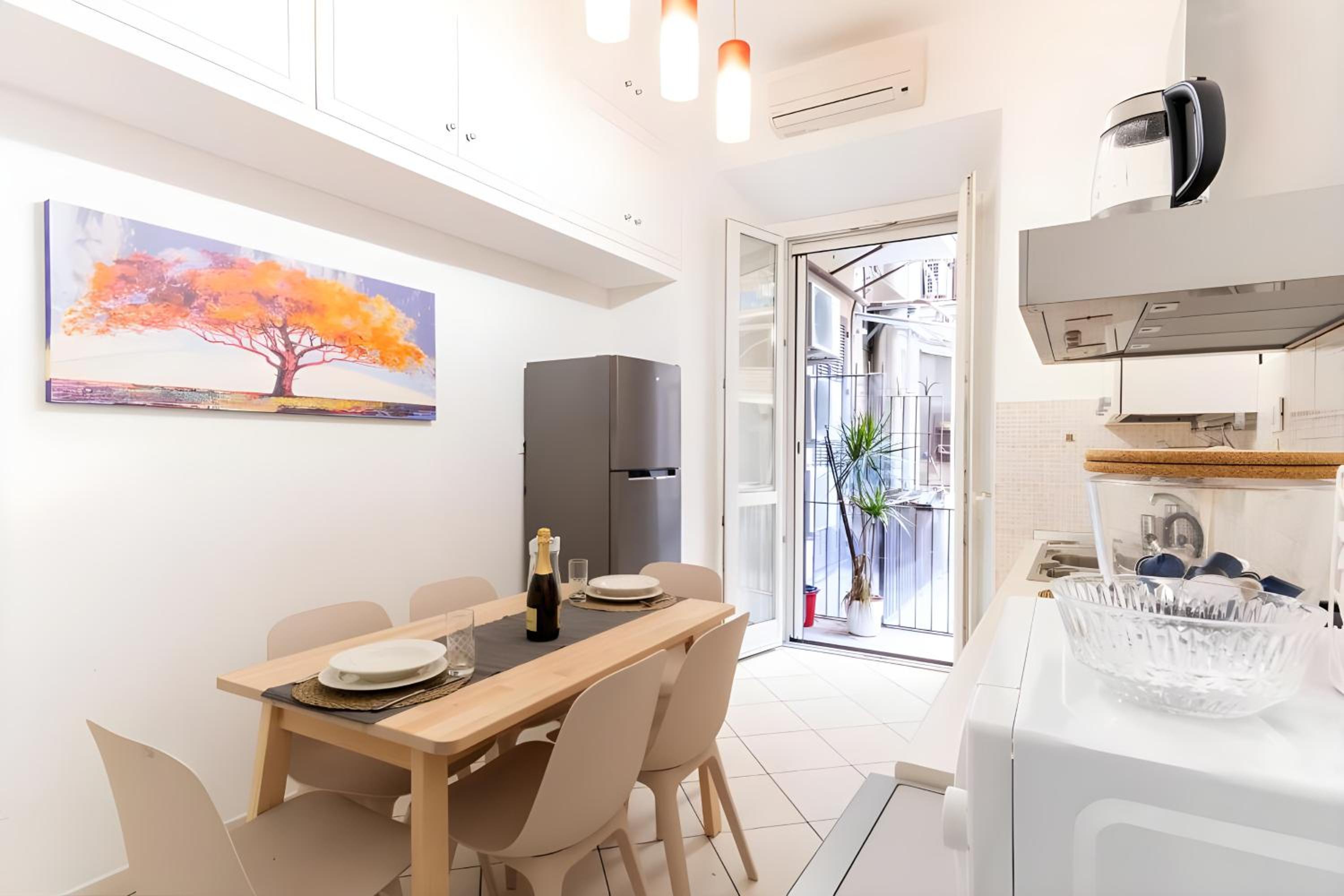 Elegantis Giolitti Suite Apartment with Private Balcony
