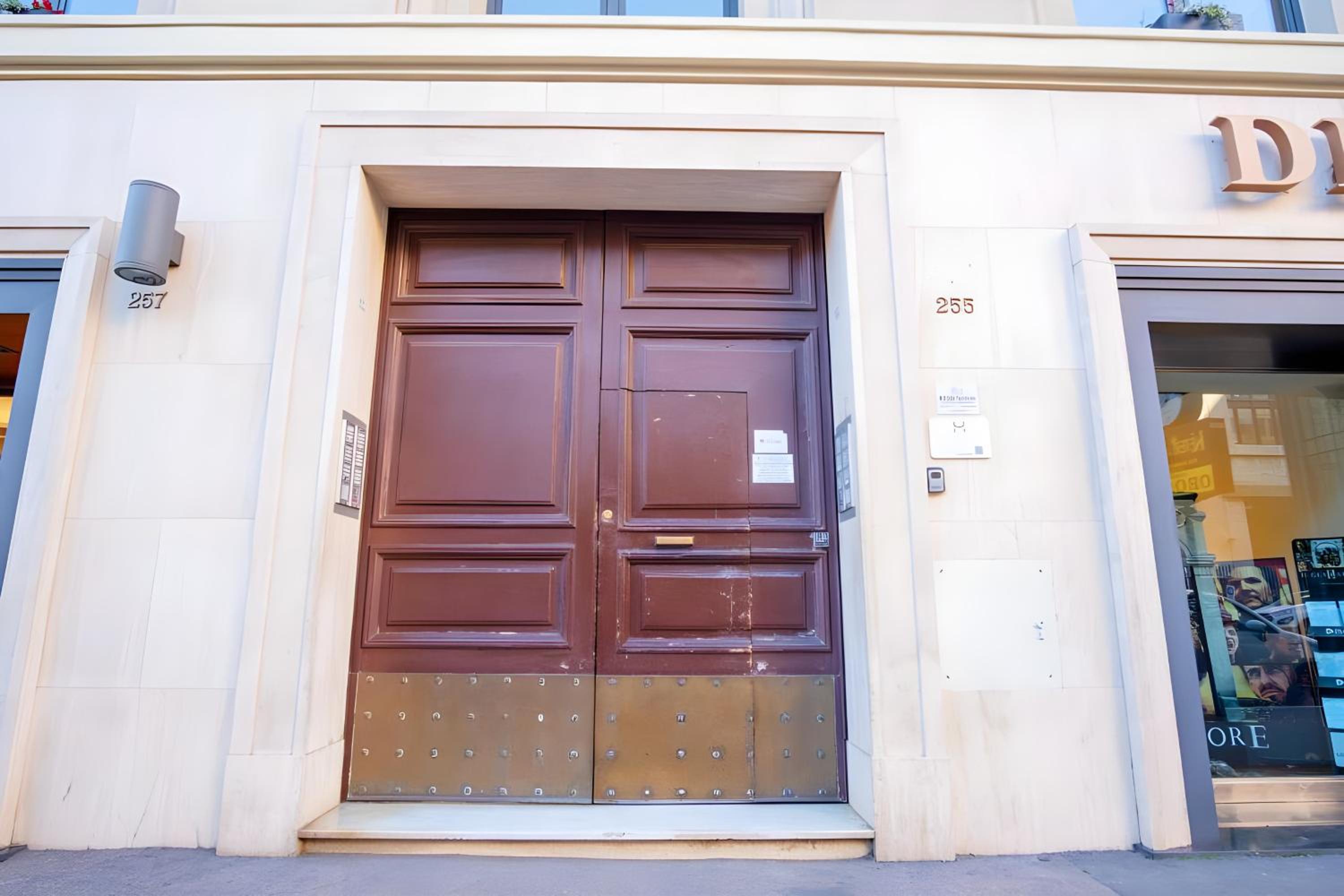 Elegantis Giolitti Suite Apartment with Private Balcony