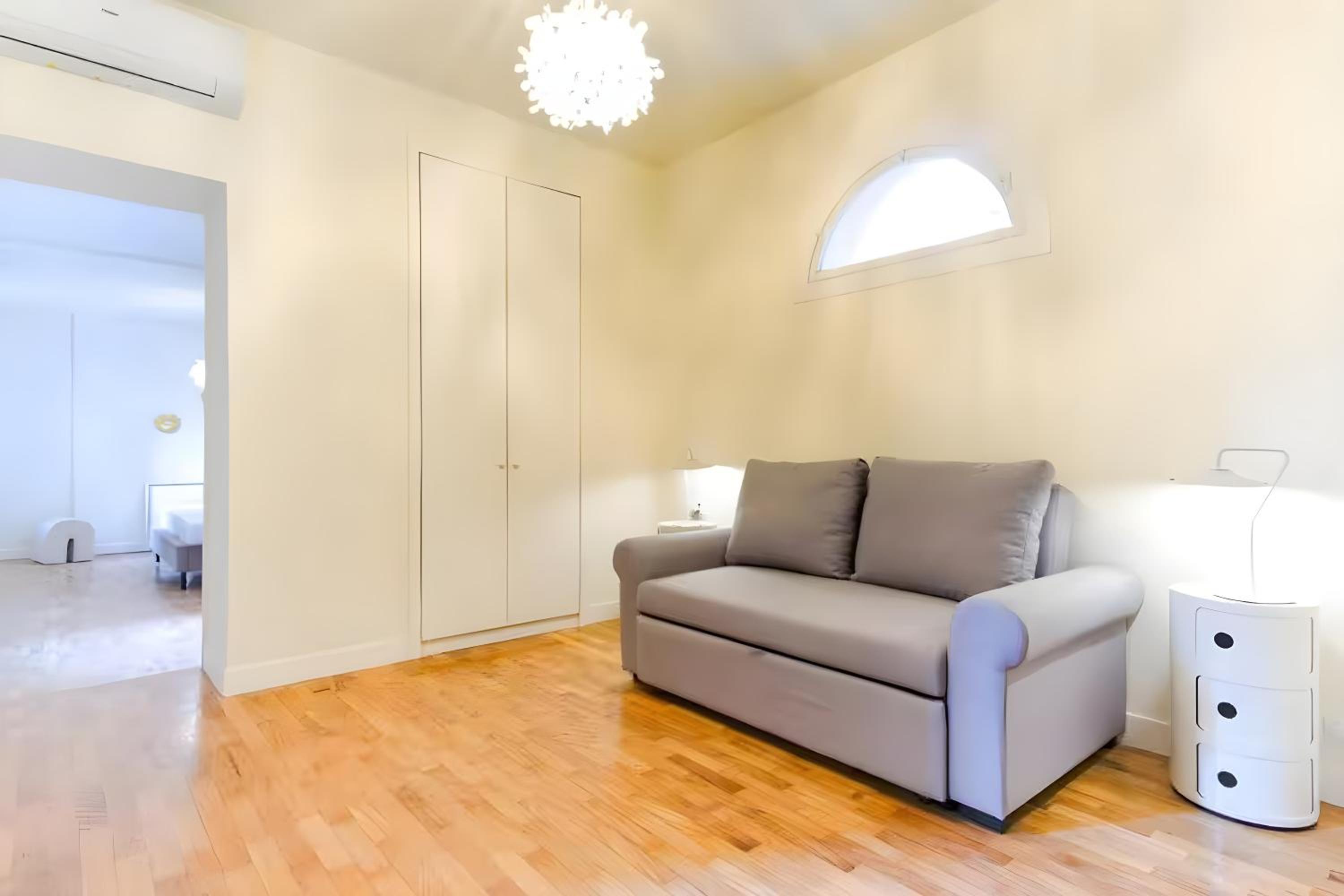 Elegantis Monti Royal Apartment with private terrace