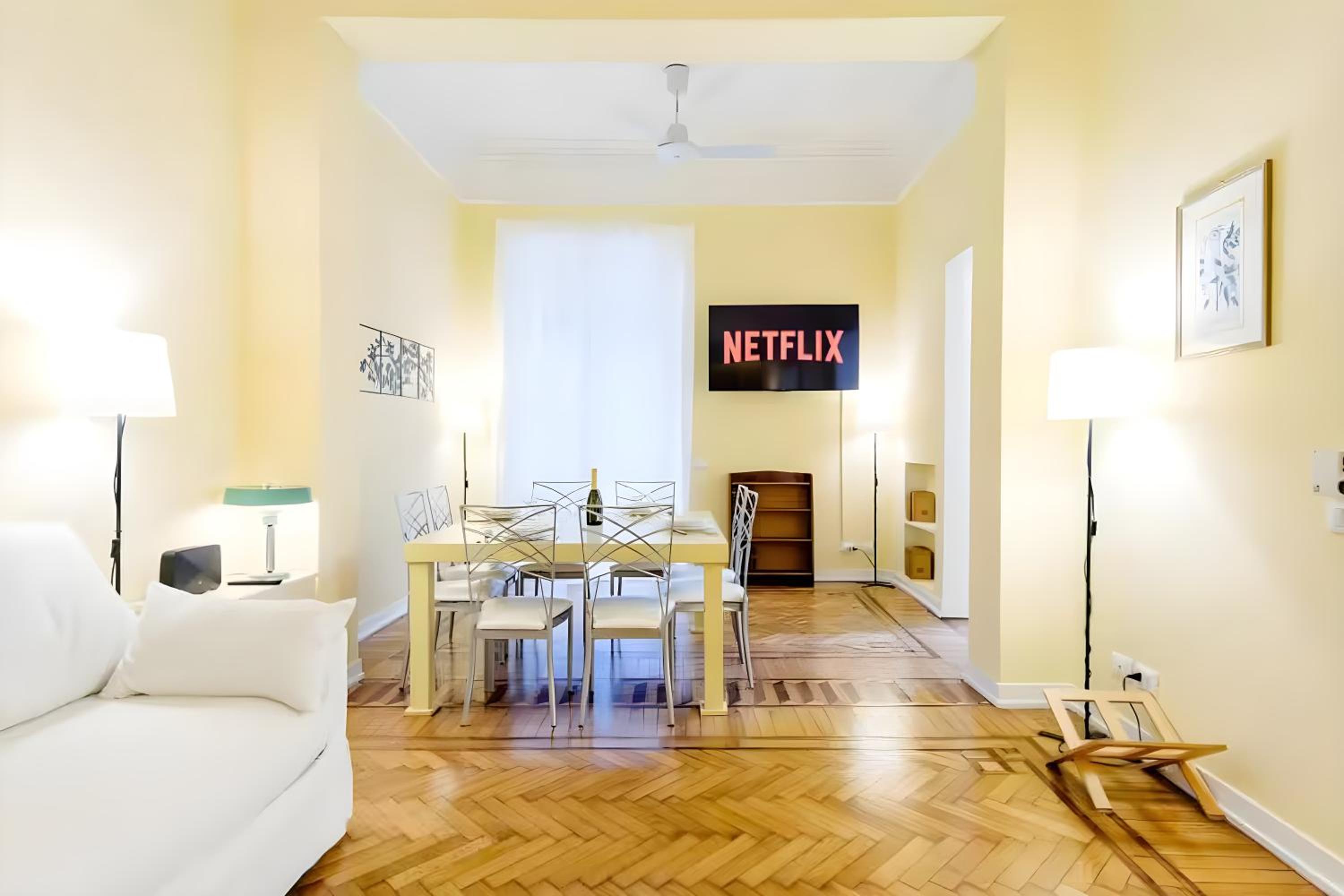 Elegantis Monti Royal Apartment with private terrace