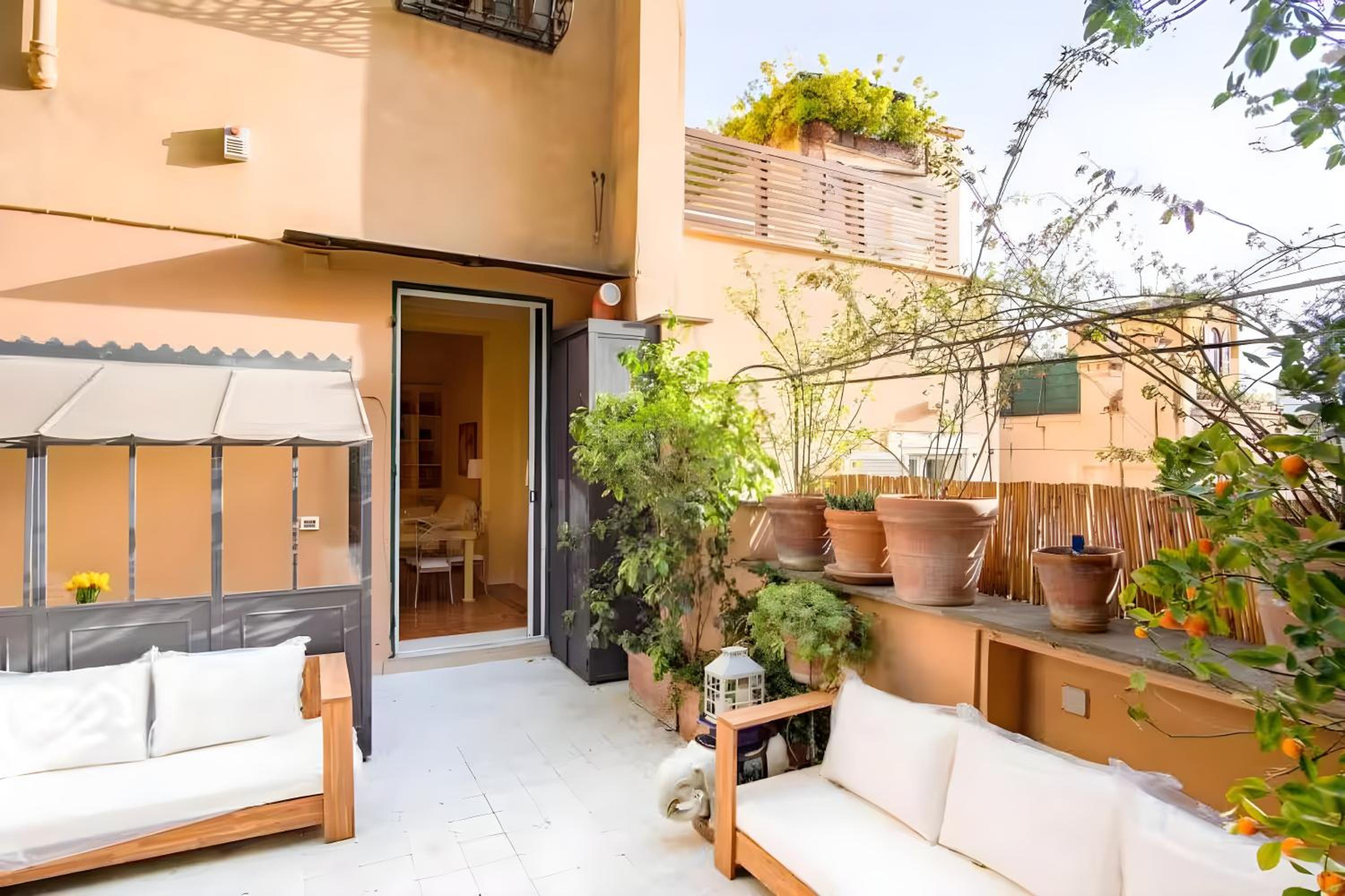 Elegantis Monti Royal Apartment with private terrace