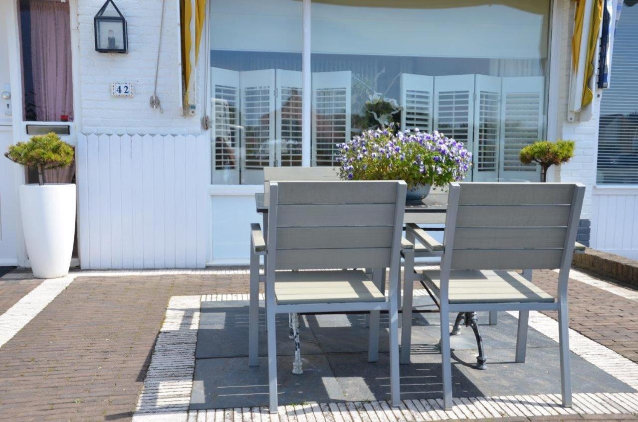 Pension 't hofje 350 meter van het strand view 2