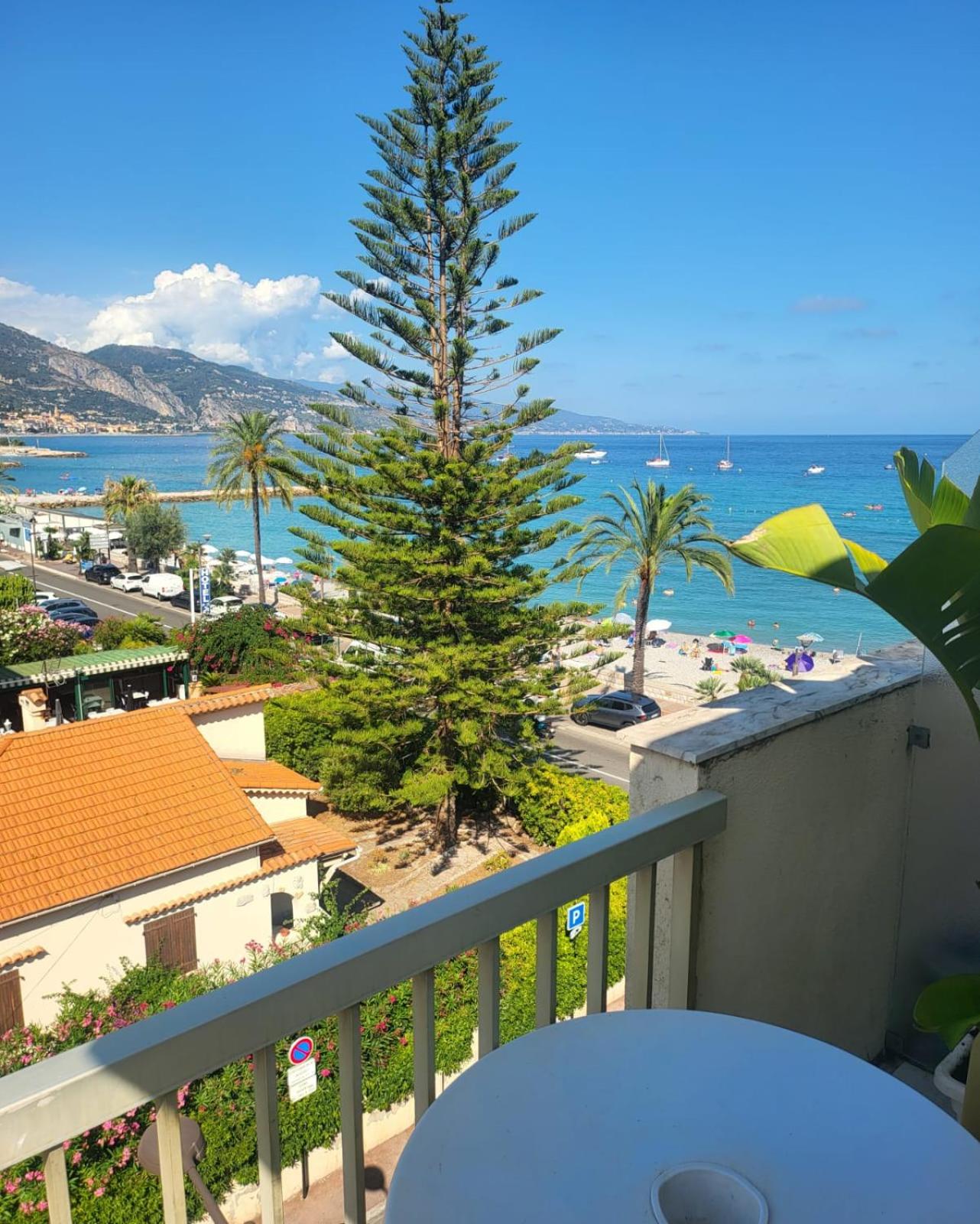 Sea Front Madame blue 4-star two-room in ecological health design