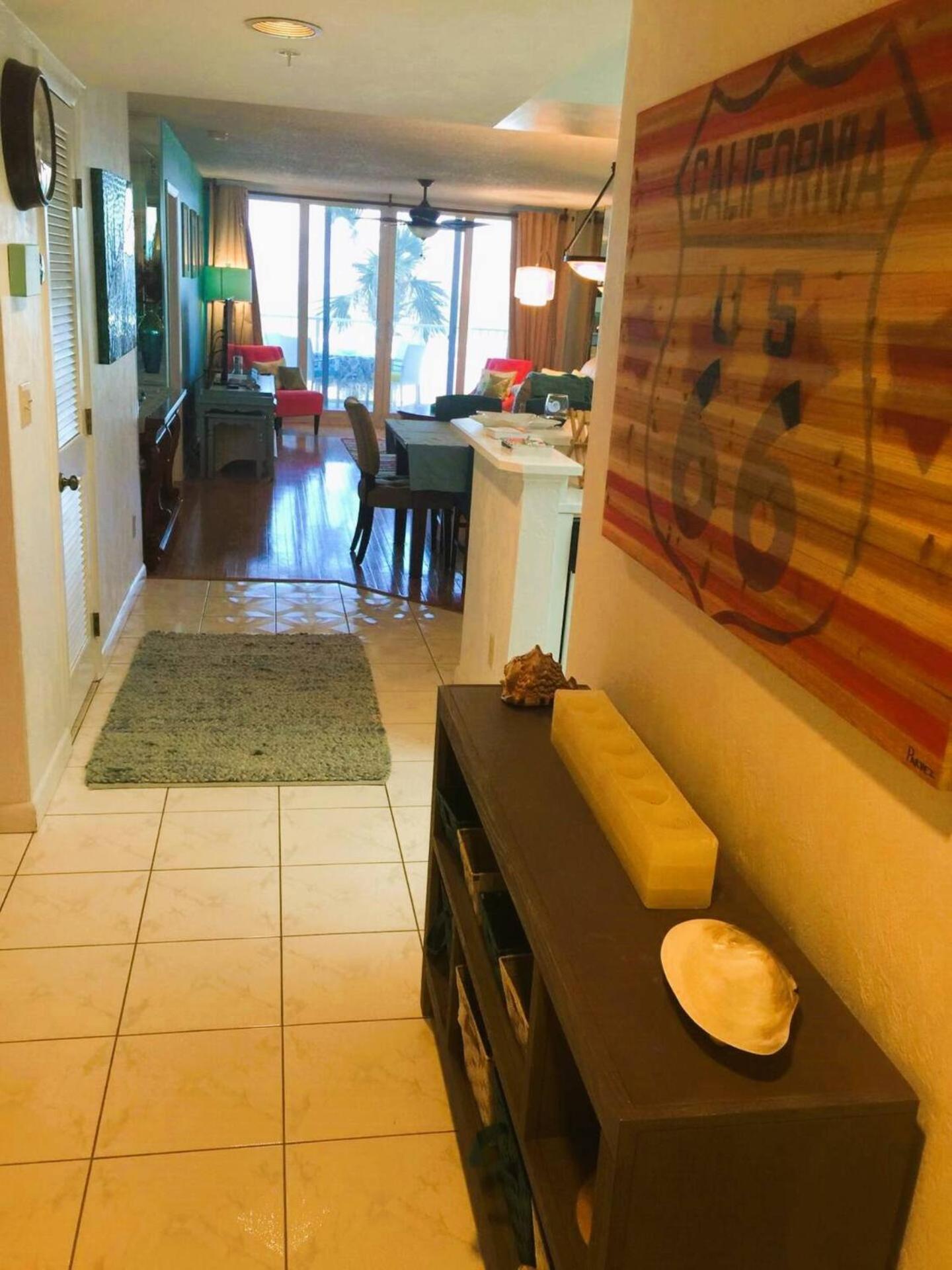 Serene 2BR Oceanfront Condo with Balcony, Florida