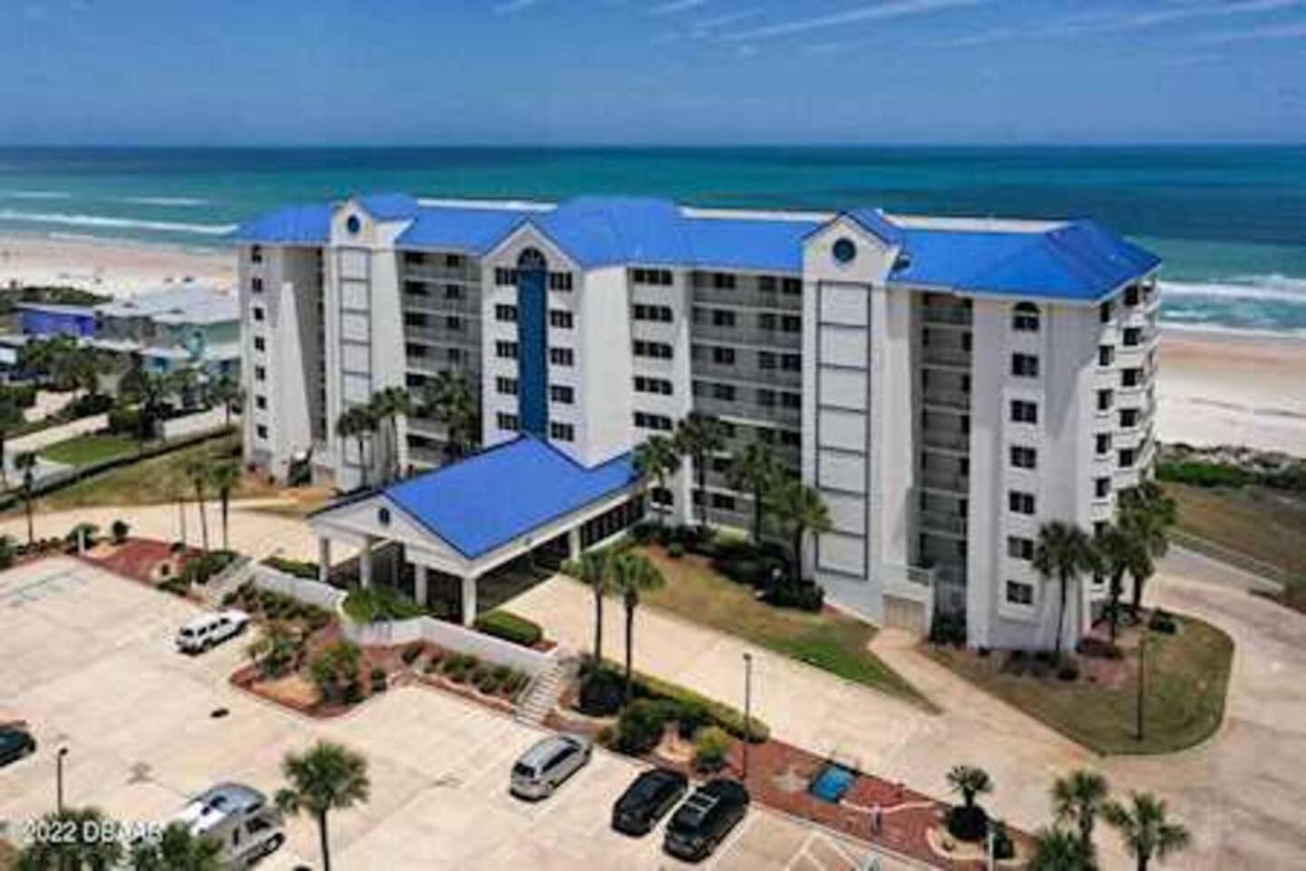 Serene 2BR Oceanfront Condo with Balcony, Florida