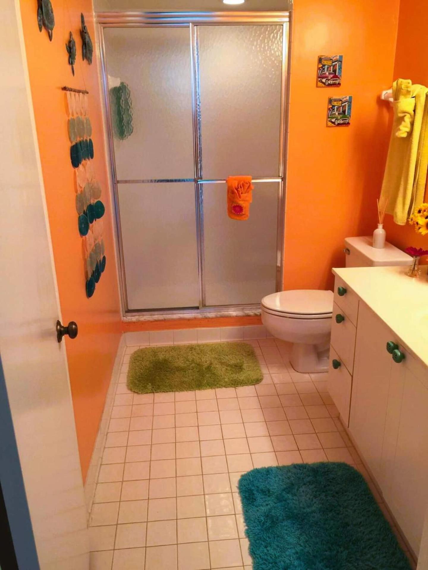 Serene 2BR Oceanfront Condo with Balcony, Florida