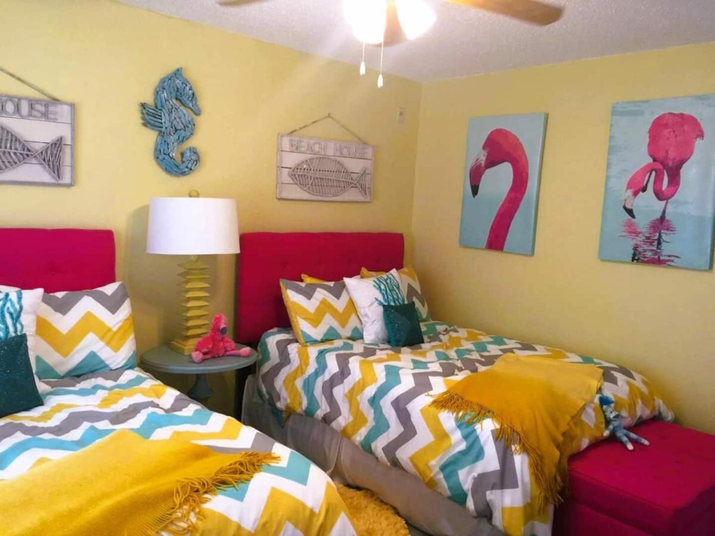 Serene 2BR Oceanfront Condo with Balcony, Florida