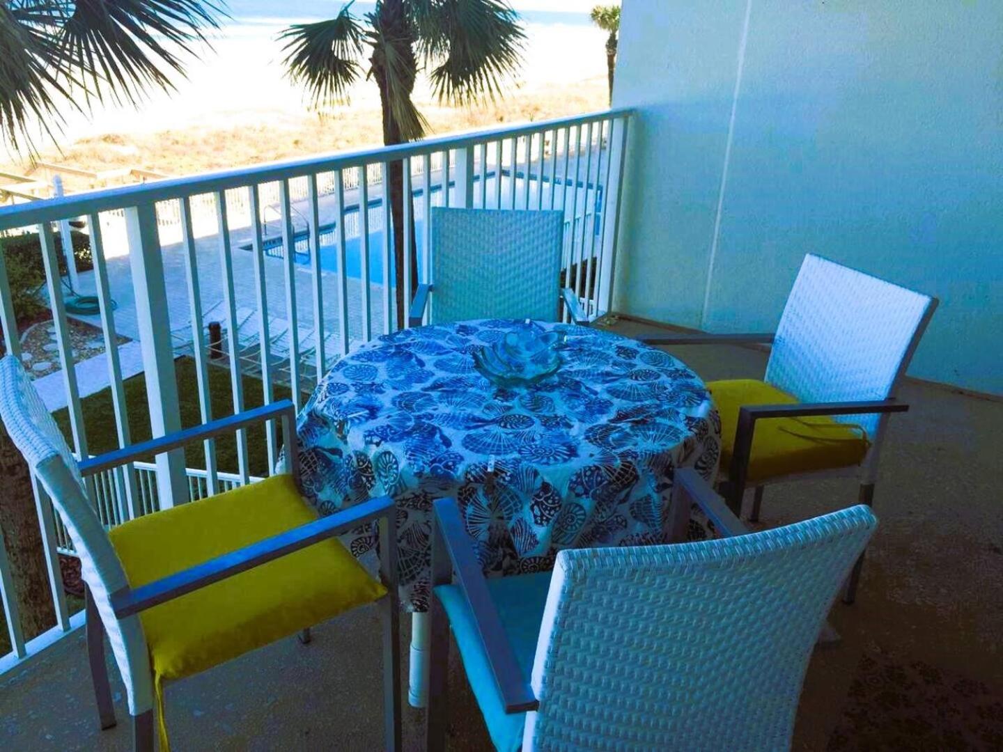 Serene 2BR Oceanfront Condo with Balcony, Florida