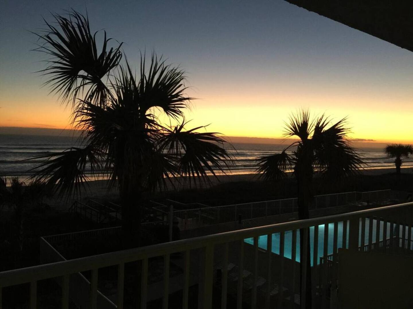 Serene 2BR Oceanfront Condo with Balcony, Florida