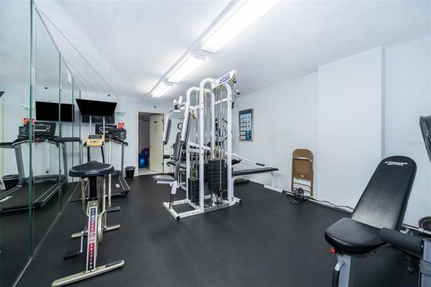 Serene 2BR Oceanfront Condo with Balcony, Florida