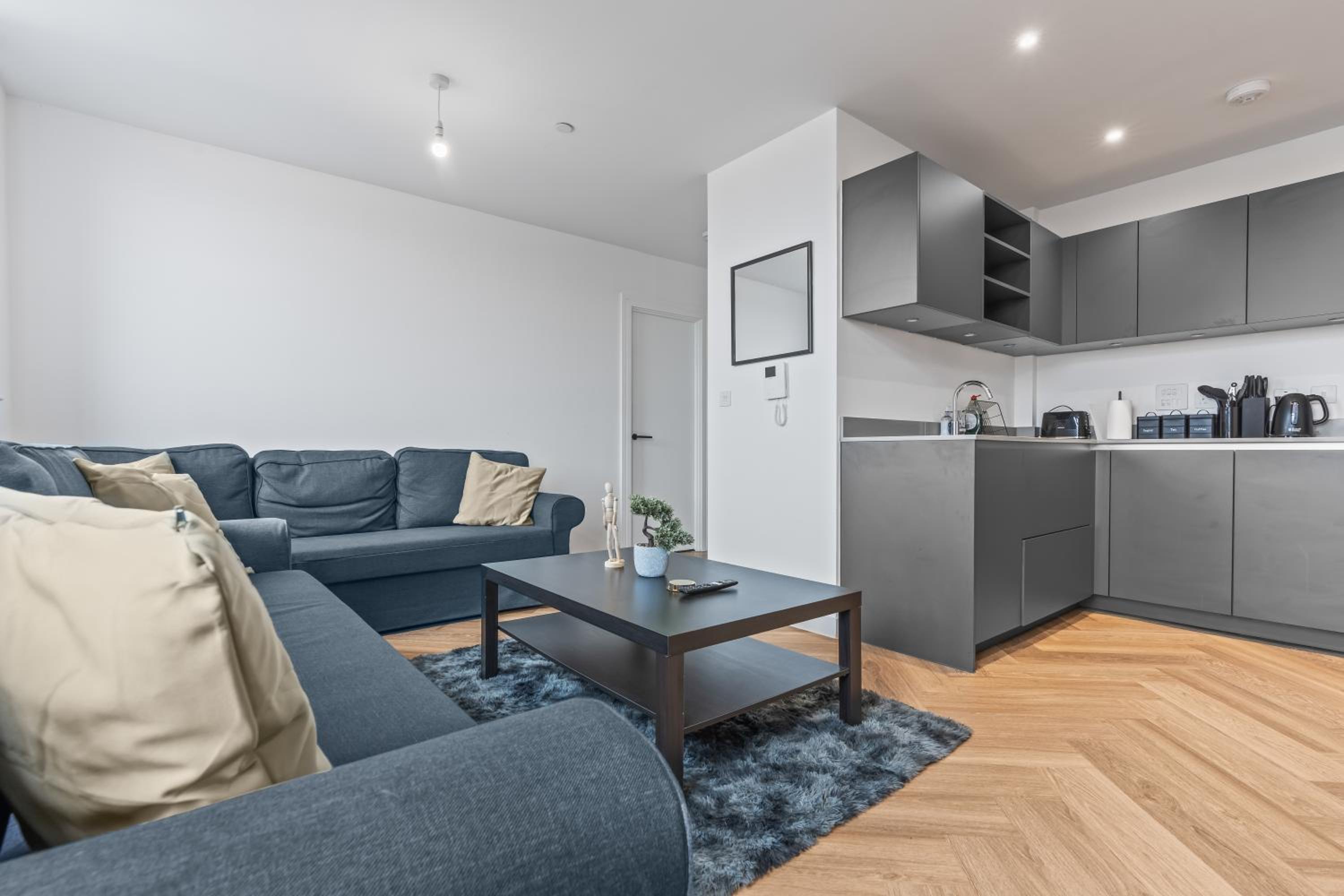Stylish 2-Bed - Rooftop Views - Central Birmingham