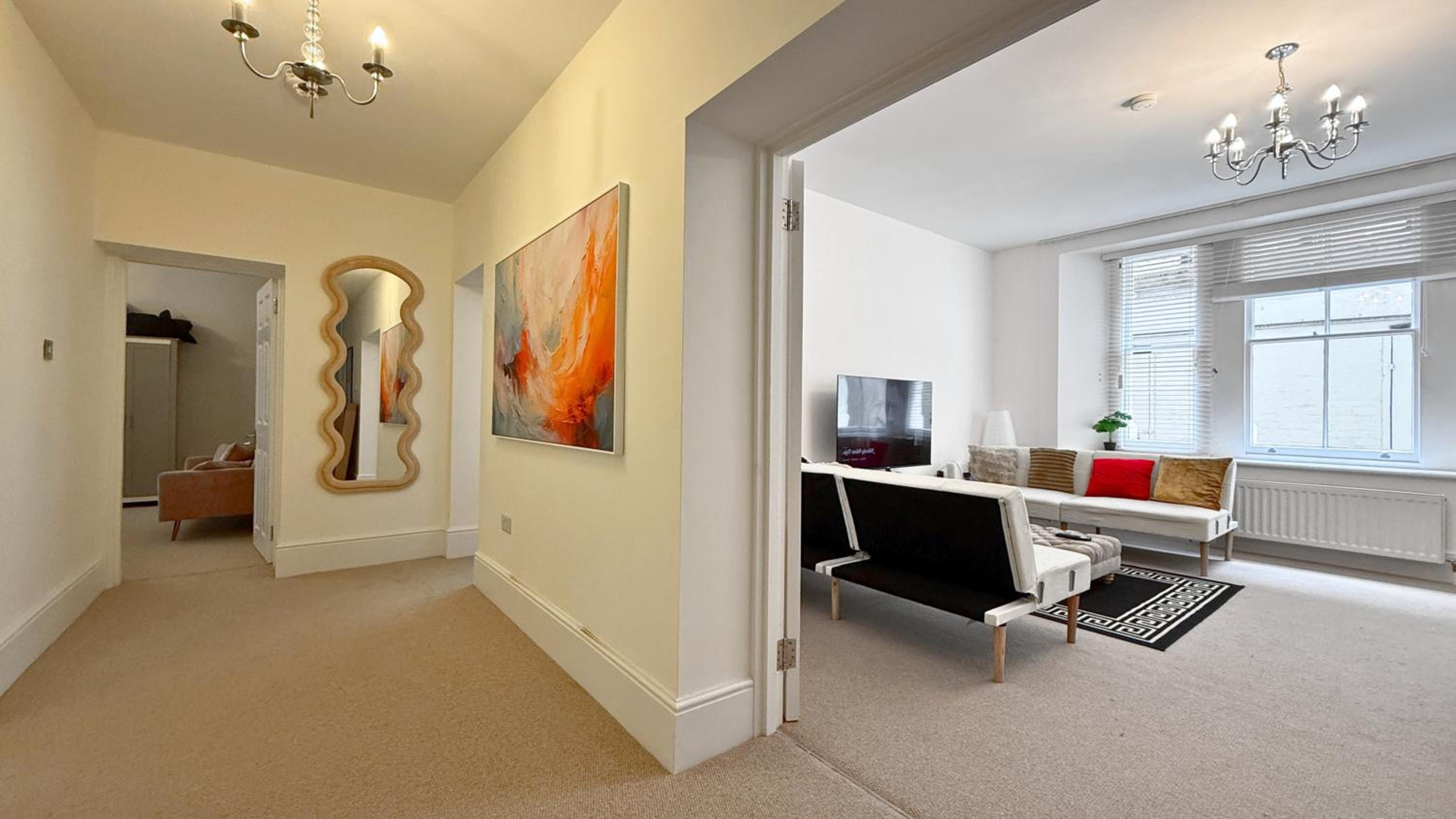 2000ft Huge, 3Bed 3Bath, AC, 5 mins to St James Park, Buckingham Palace