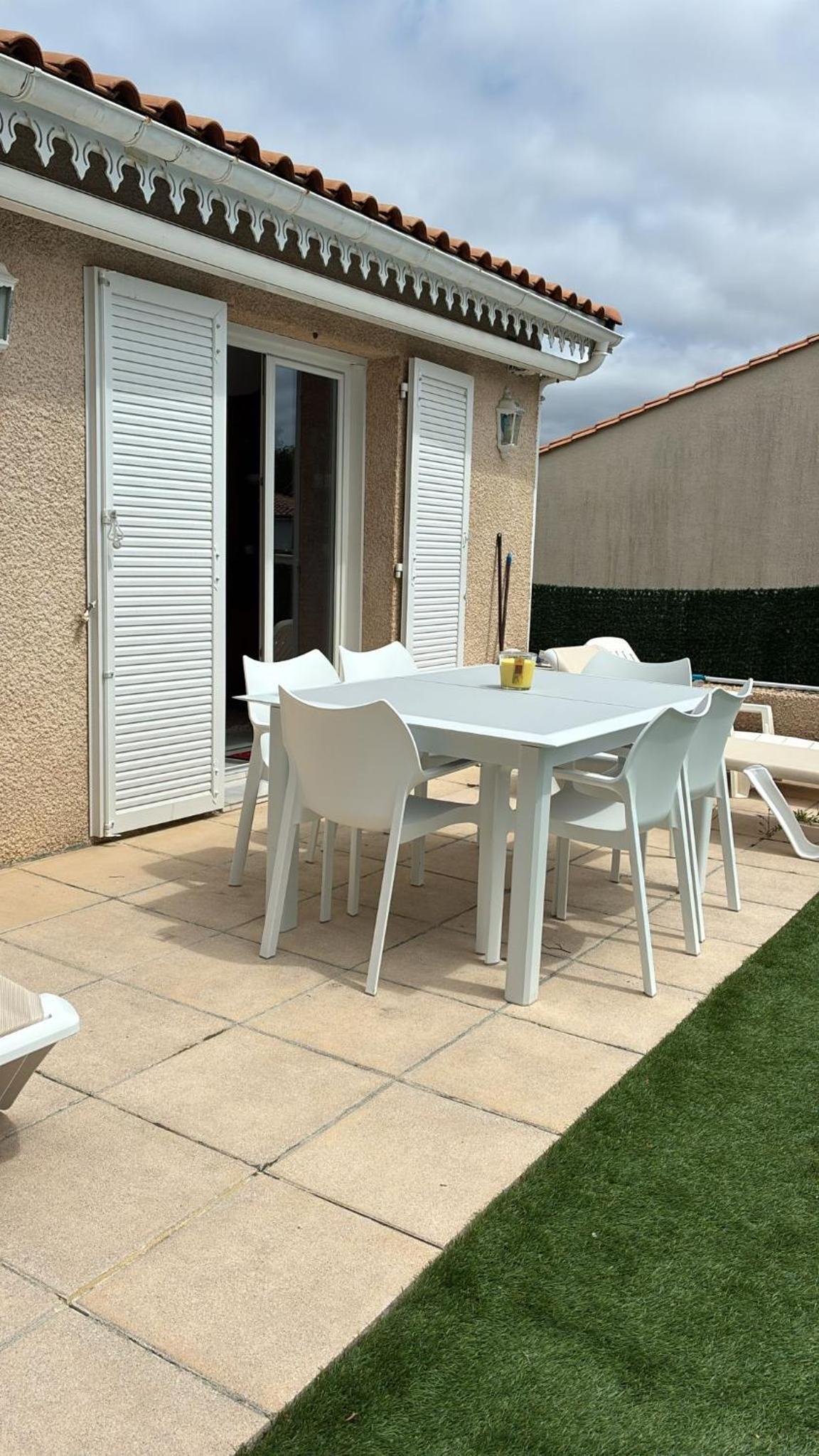 Villa La Hume proche port plage commodités Bassin d'Arcachon avec piscine chauffée