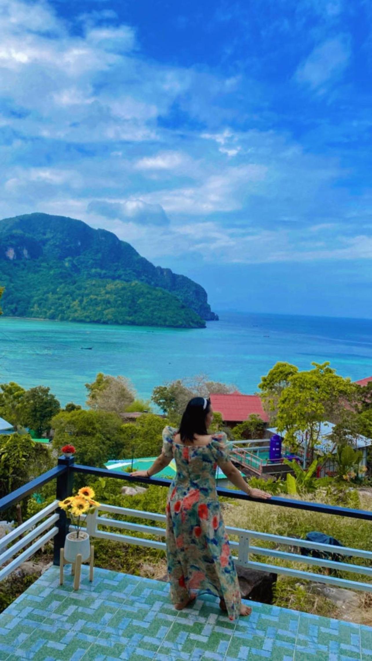 The view Hostel