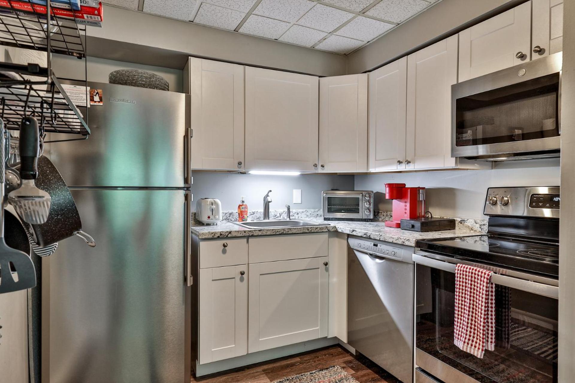 The Snowshed Steps at Mt Green - Walk-to-Lifts Ski Condo with Pools, AC, Fireplace & Shuttle!