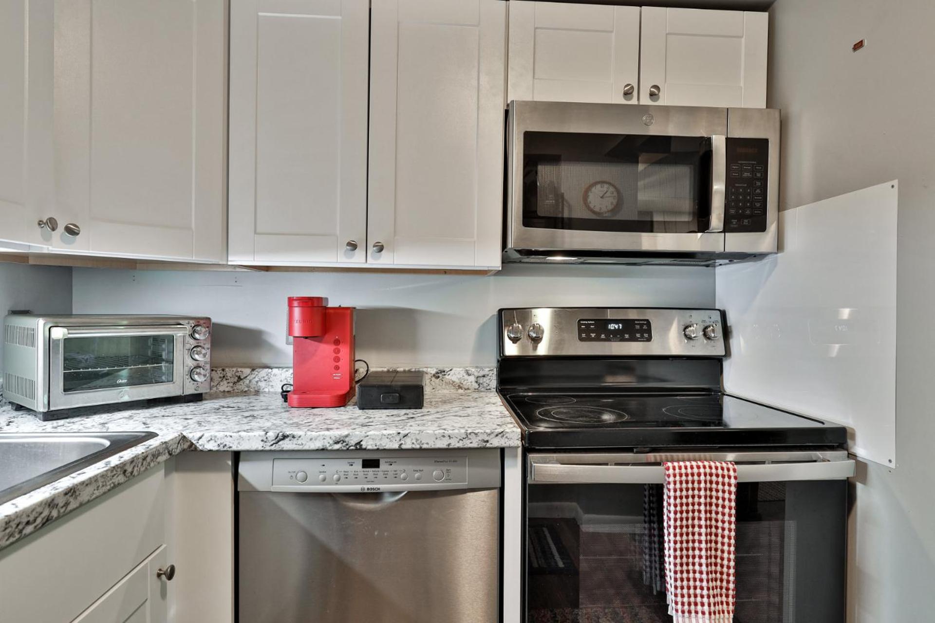 The Snowshed Steps at Mt Green - Walk-to-Lifts Ski Condo with Pools, AC, Fireplace & Shuttle!