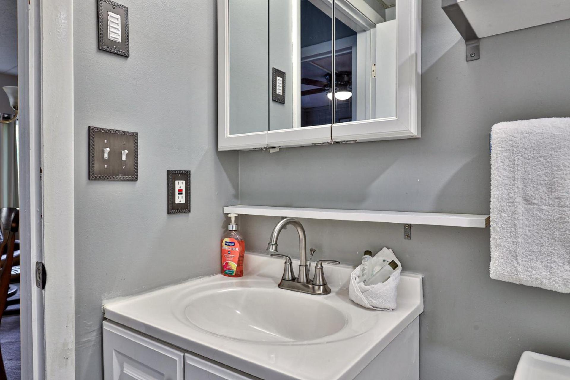 The Snowshed Steps at Mt Green - Walk-to-Lifts Ski Condo with Pools, AC, Fireplace & Shuttle!