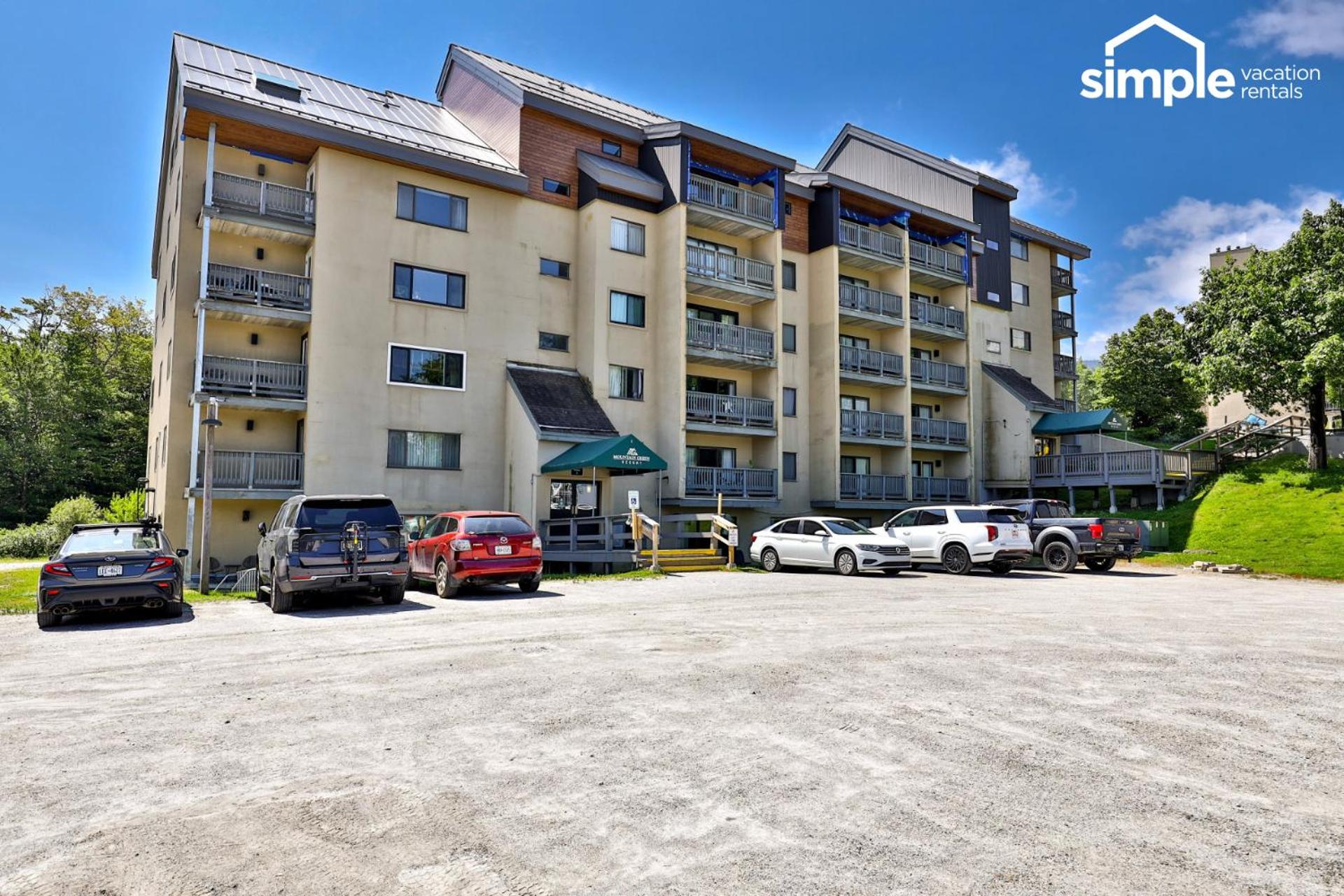 The Snowshed Steps at Mt Green - Walk-to-Lifts Ski Condo with Pools, AC, Fireplace & Shuttle!